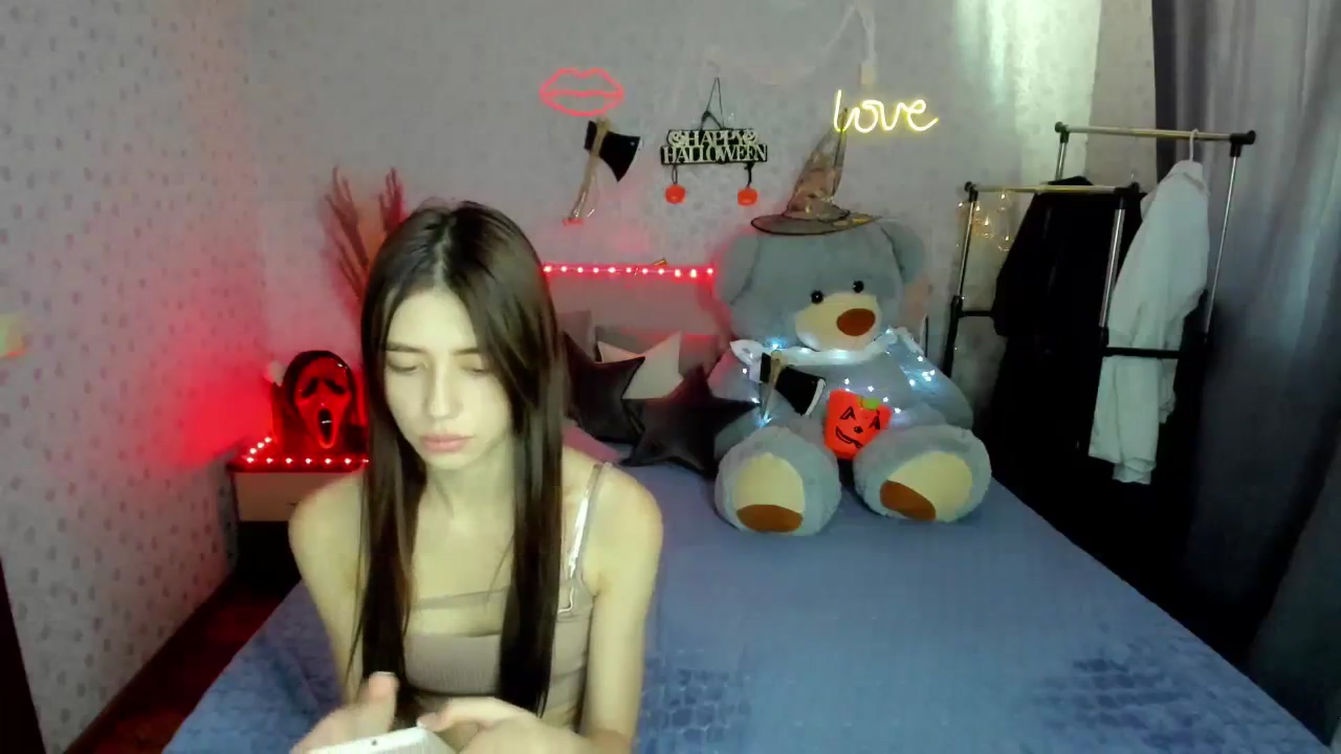 Gallery image thumbnail from SabrineRe's myfreecams stream on, 10/08/2023, 12:47 image 5 of 20