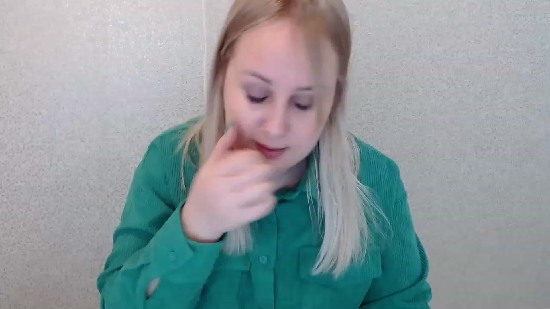 Gallery image thumbnail from Sad_eyes00's myfreecams stream on, 12/26/2022, 08:56 image 15 of 20
