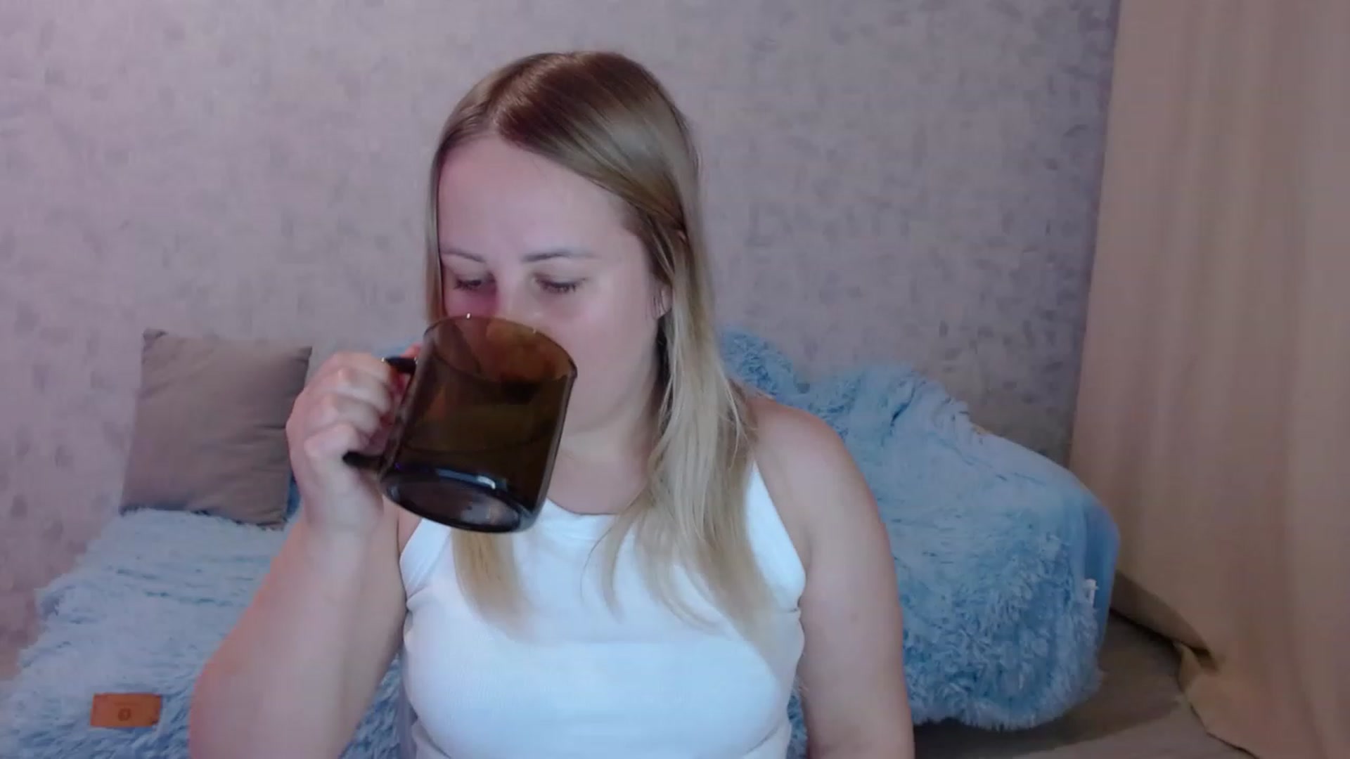 Gallery image thumbnail from Sad_eyes00's myfreecams stream on, 06/08/2023, 14:36 image 3 of 20