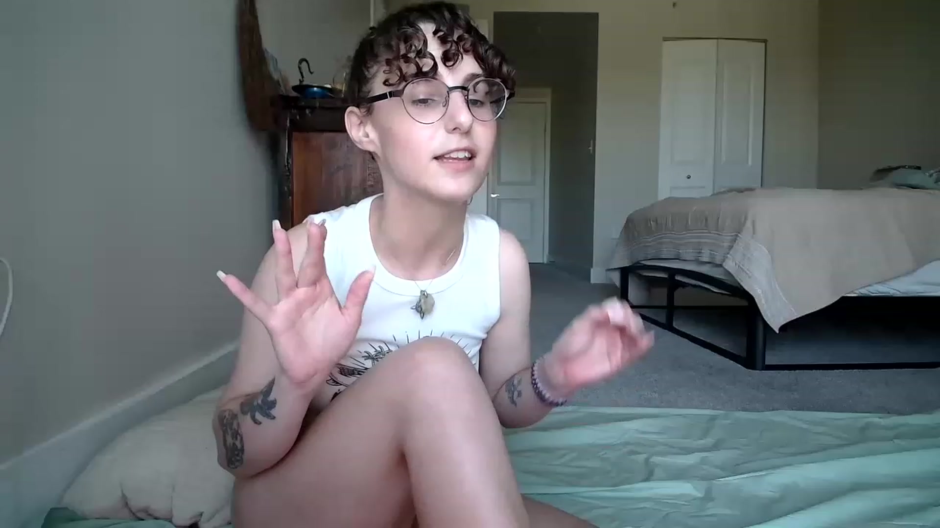 Gallery image thumbnail from Sadbaffoon's myfreecams stream on, 11/24/2022, 18:42 image 16 of 20
