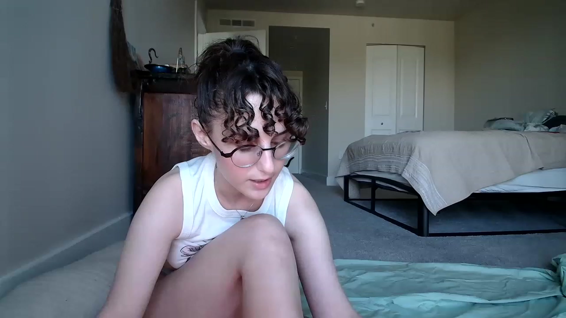 Gallery image thumbnail from Sadbaffoon's myfreecams stream on, 11/24/2022, 19:49 image 19 of 20
