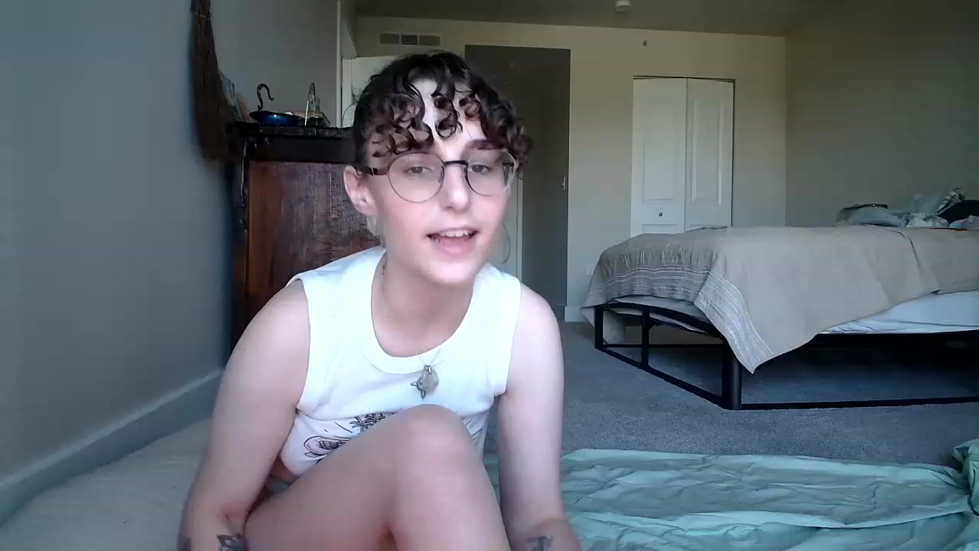 Gallery image thumbnail from Sadbaffoon's myfreecams stream on, 11/24/2022, 19:49 image 17 of 20