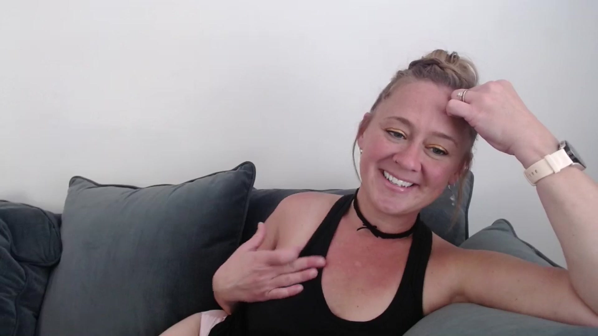 Gallery image thumbnail from SadieHawkins1's myfreecams stream on, 10/30/2024, 17:31 image 14 of 20