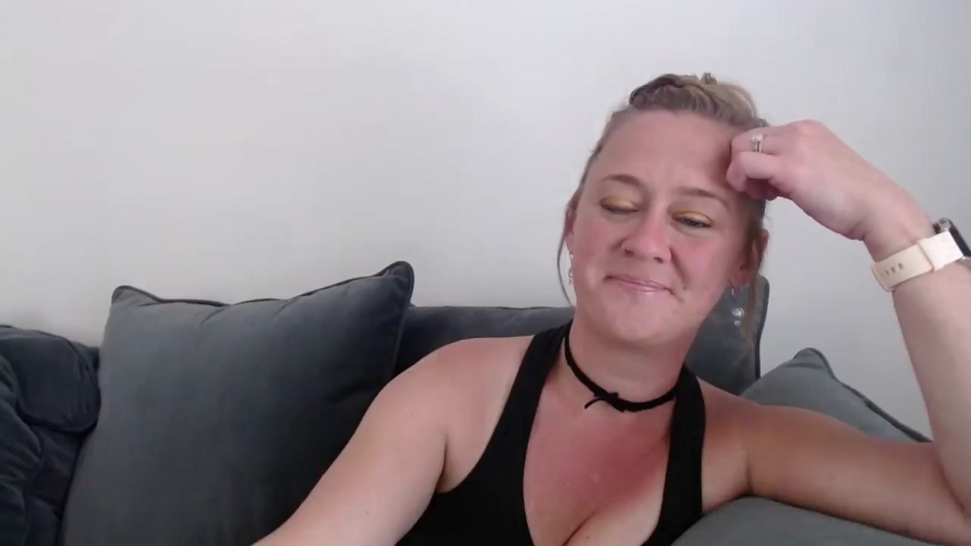 Gallery image thumbnail from SadieHawkins1's myfreecams stream on, 10/30/2024, 17:31 image 15 of 20