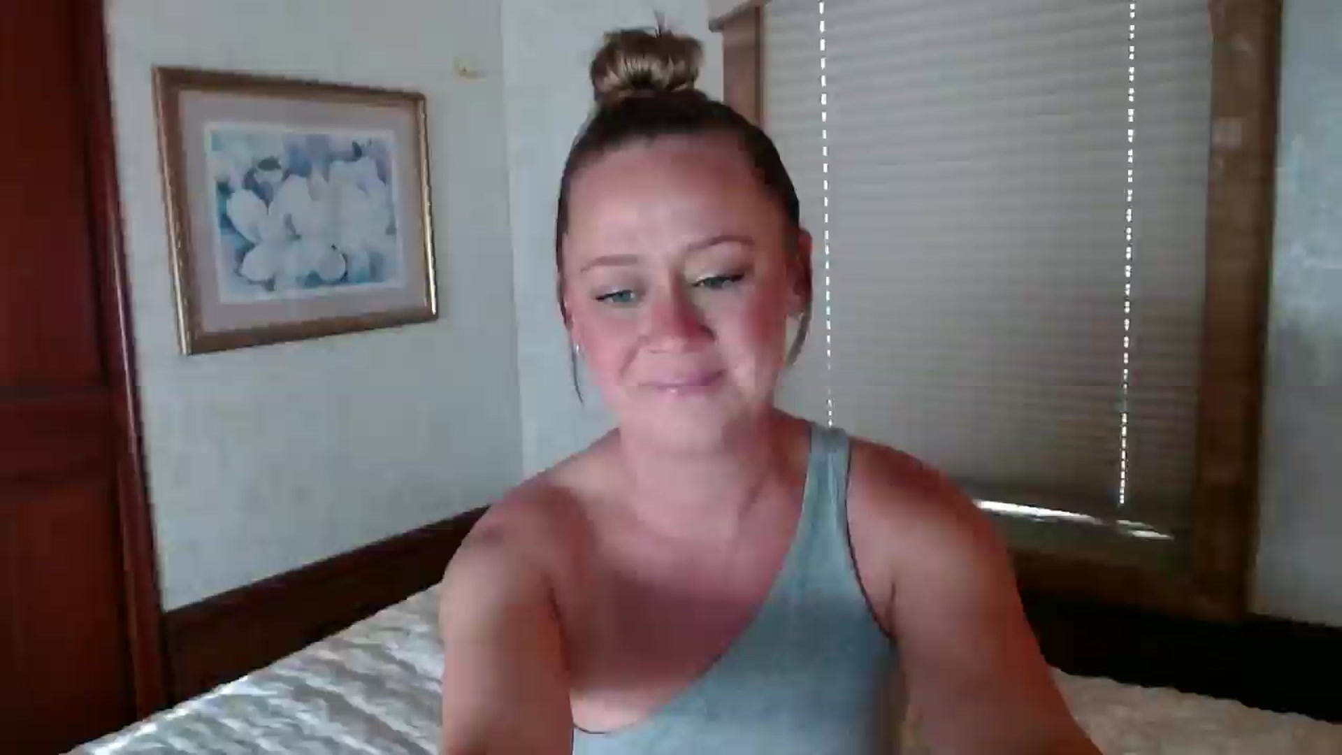Gallery image thumbnail from SadieHawkins1's myfreecams stream on, 12/10/2024, 16:22 image 7 of 20