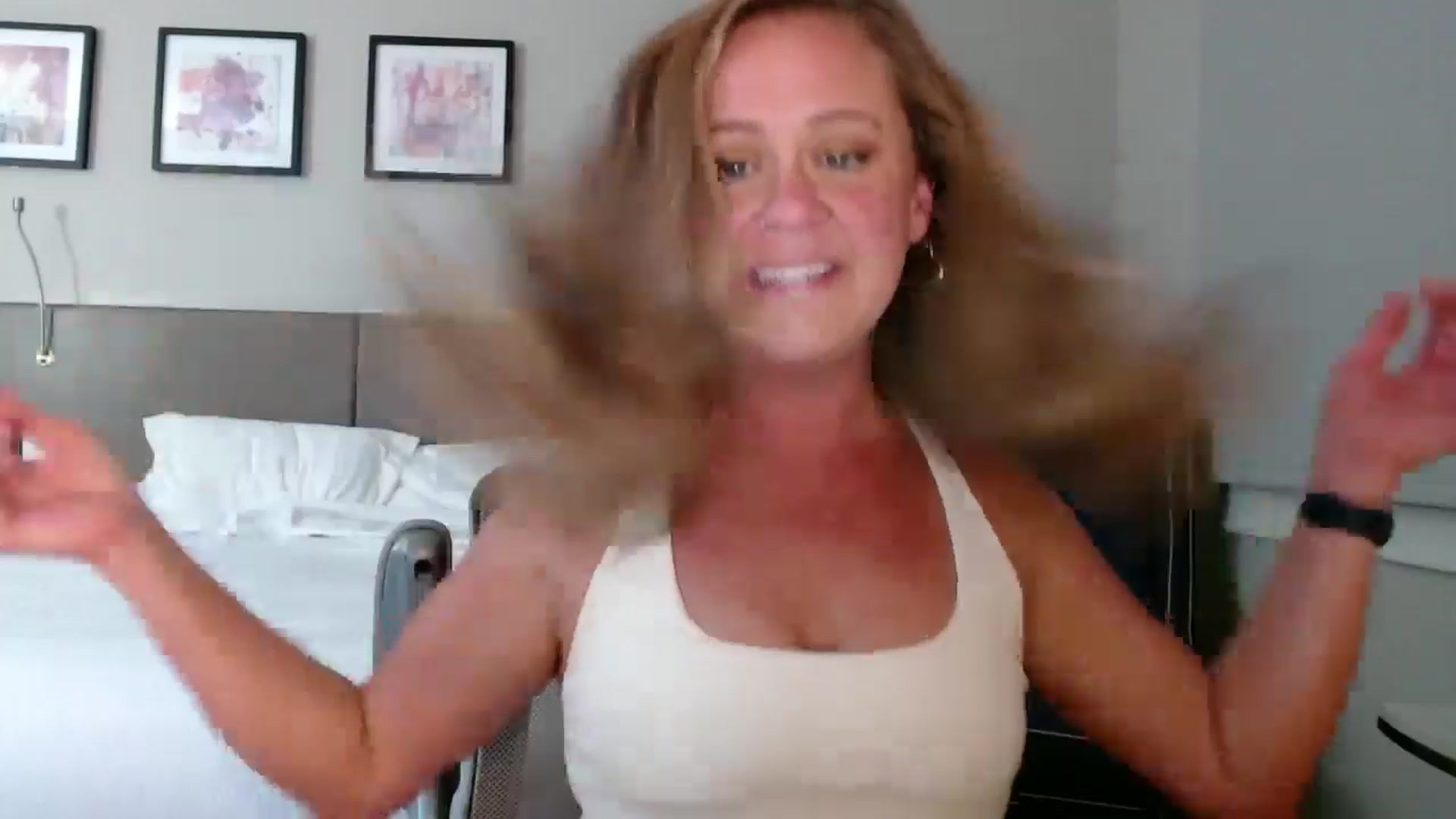 Gallery image thumbnail from SadieHawkins1's myfreecams stream on, 12/18/2024, 02:54 image 18 of 20