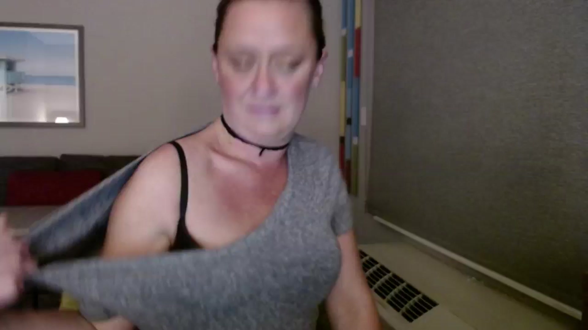 Gallery image thumbnail from SadieHawkins1's myfreecams stream on, 12/27/2024, 23:33 image 16 of 20