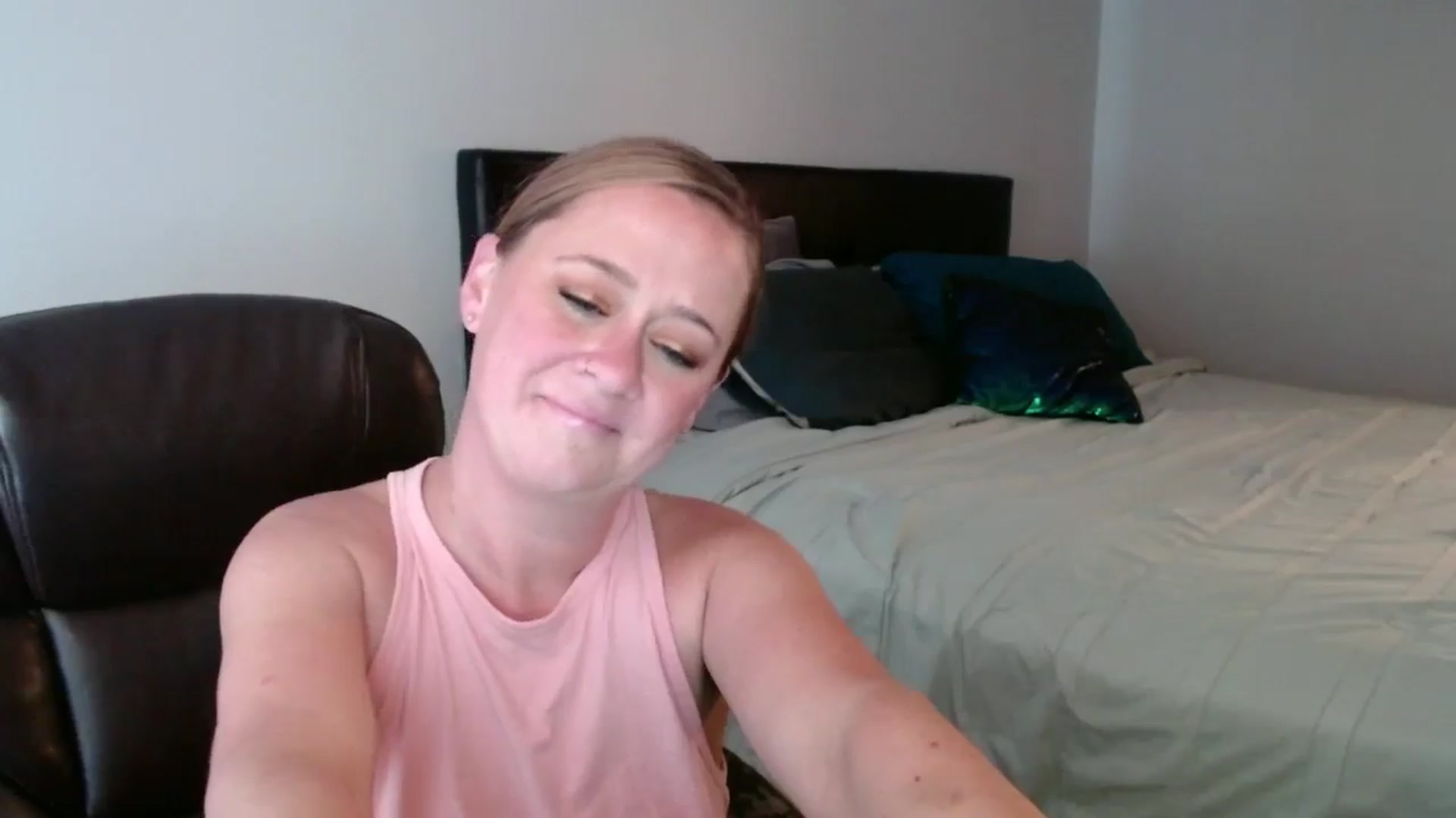 Gallery image thumbnail from SadieHawkins1's myfreecams stream on, 01/07/2025, 18:07 image 11 of 20
