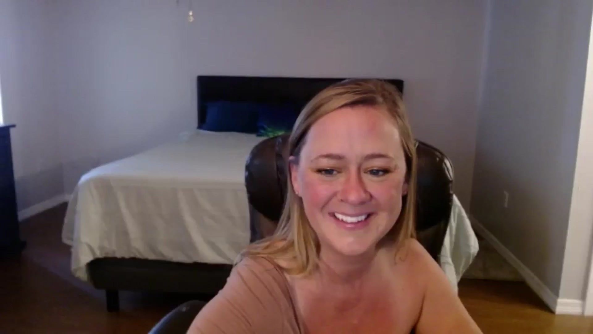 Gallery image thumbnail from SadieHawkins1's myfreecams stream on, 01/09/2025, 17:45 image 8 of 20