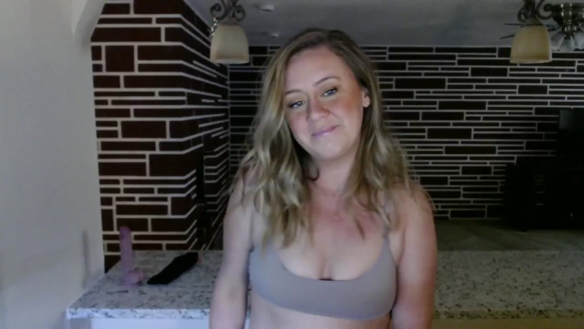 Gallery image thumbnail from SadieHawkins1's myfreecams stream on, 03/01/2025, 15:30 image 1 of 20