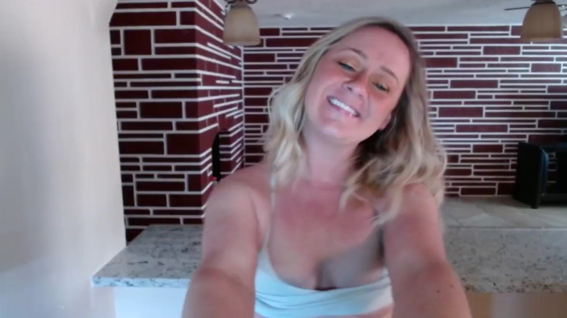 Gallery image thumbnail from SadieHawkins1's myfreecams stream on, 03/18/2025, 21:28 image 15 of 20