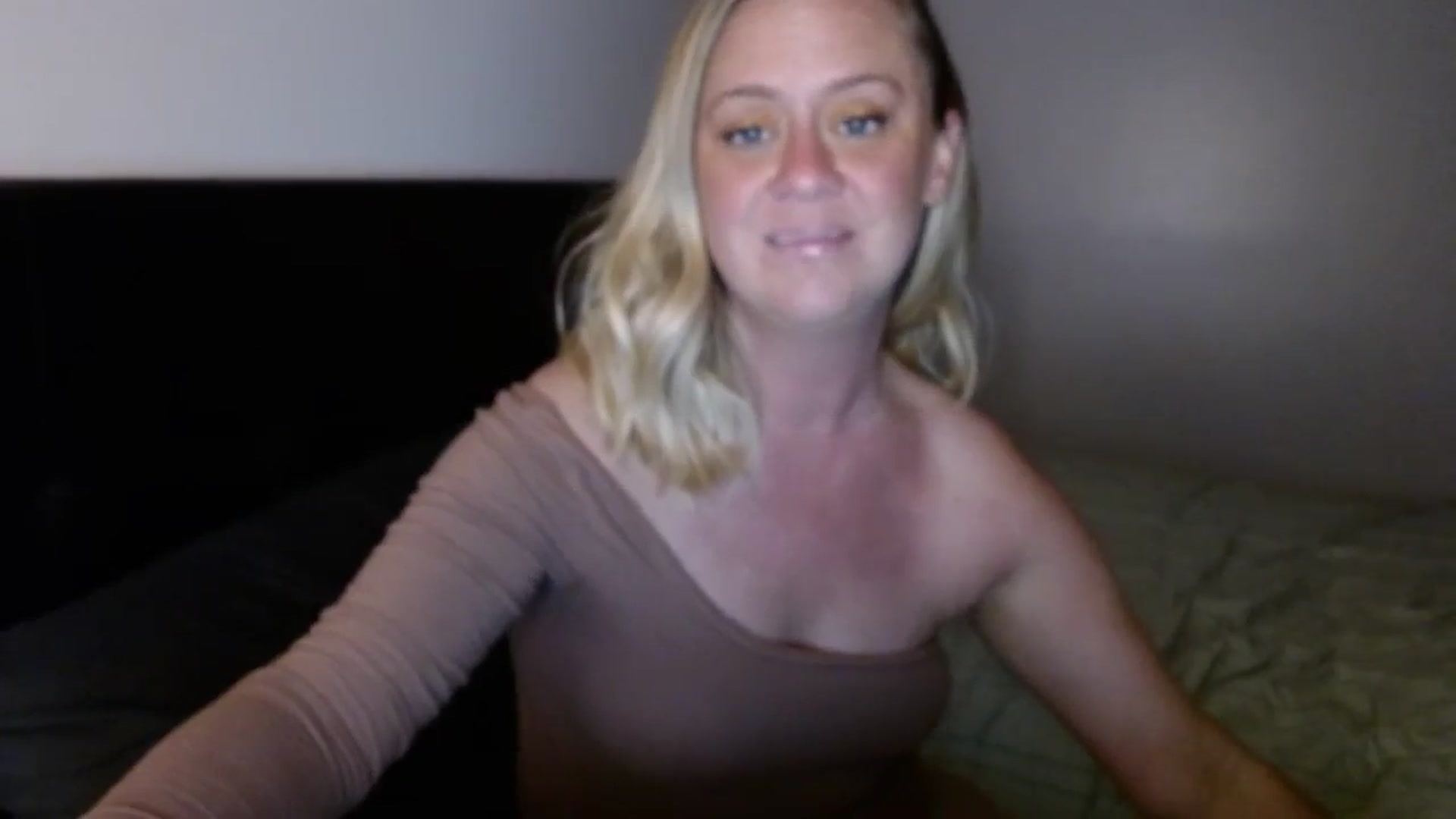 Gallery image thumbnail from SadieHawkins1's myfreecams stream on, 04/08/2025, 16:48 image 9 of 20