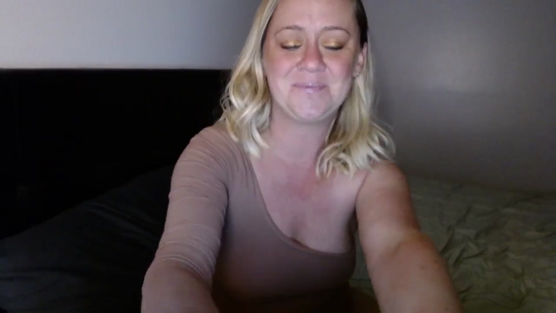 Gallery image thumbnail from SadieHawkins1's myfreecams stream on, 04/08/2025, 16:48 image 7 of 20