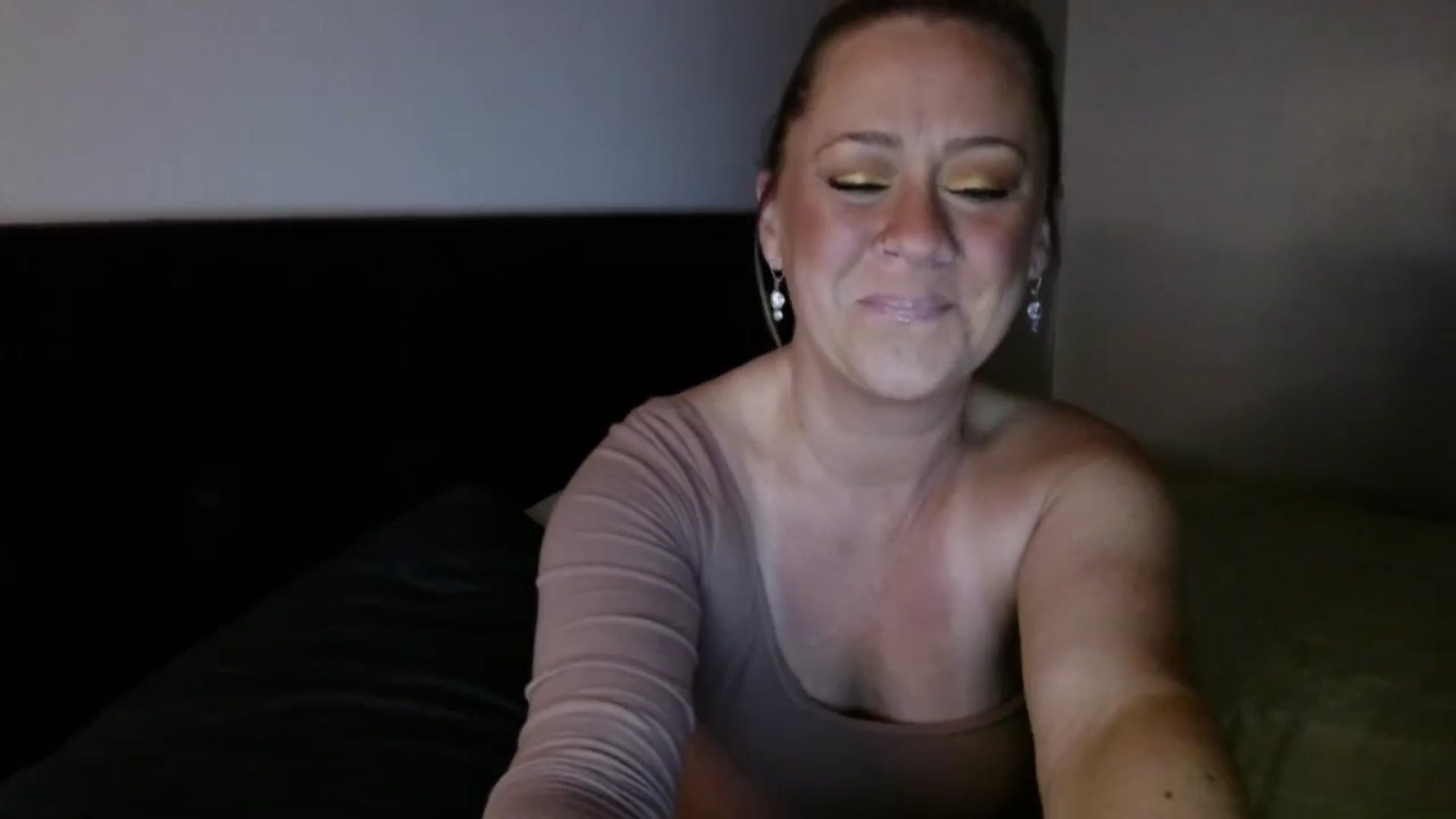 Gallery image thumbnail from SadieHawkins1's myfreecams stream on, 06/04/2025, 17:44 image 13 of 20