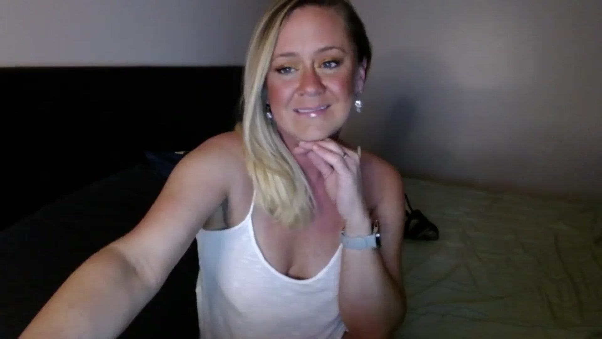 Gallery image thumbnail from SadieHawkins1's myfreecams stream on, 06/05/2025, 20:17 image 2 of 20