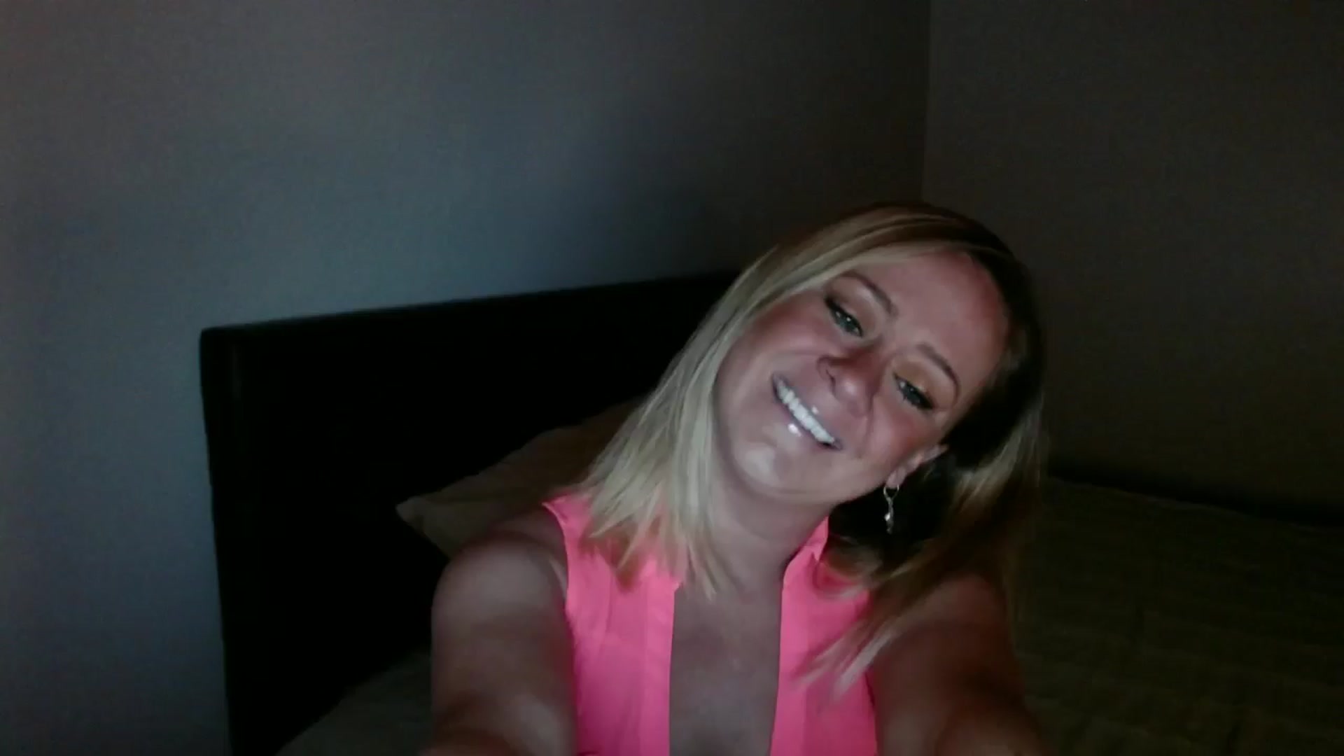 Gallery image thumbnail from SadieHawkins1's myfreecams stream on, 06/17/2025, 23:36 image 8 of 20