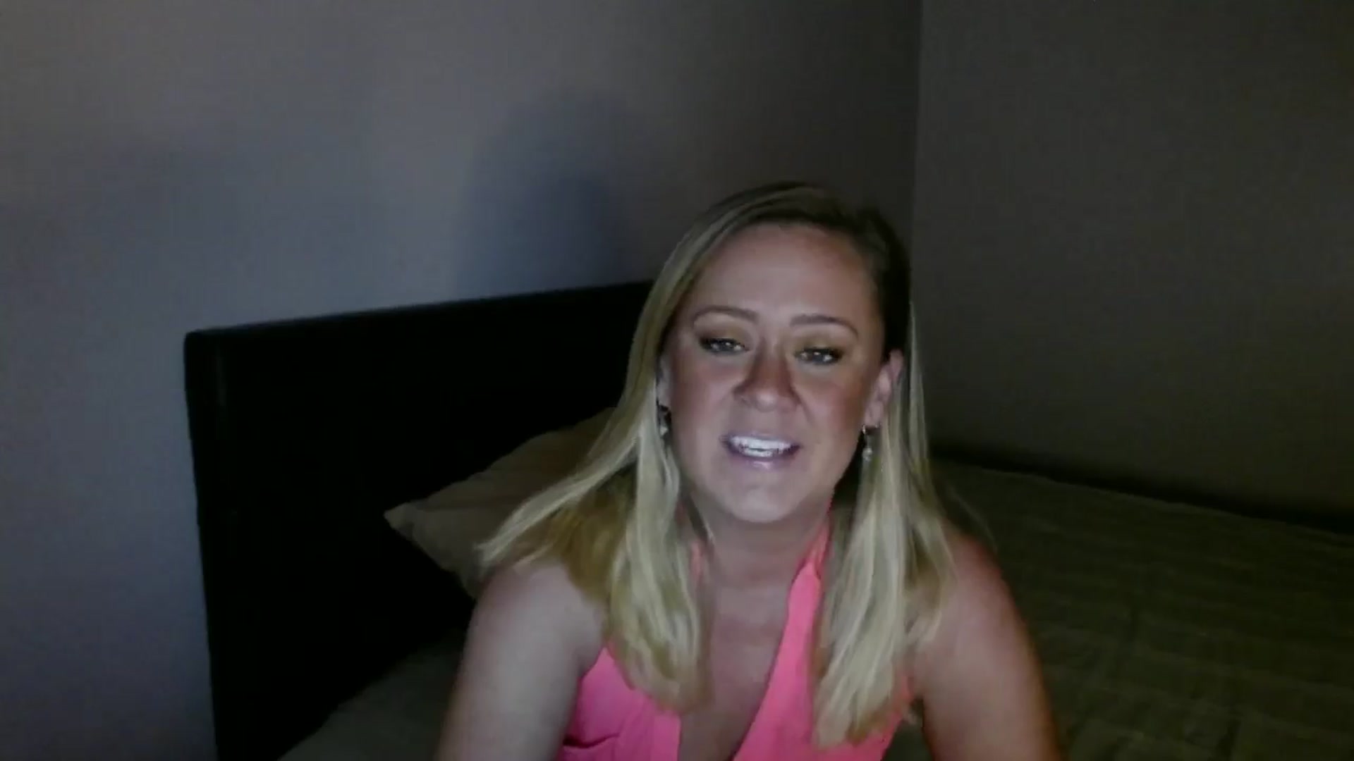 Gallery image thumbnail from SadieHawkins1's myfreecams stream on, 06/17/2025, 23:36 image 4 of 20