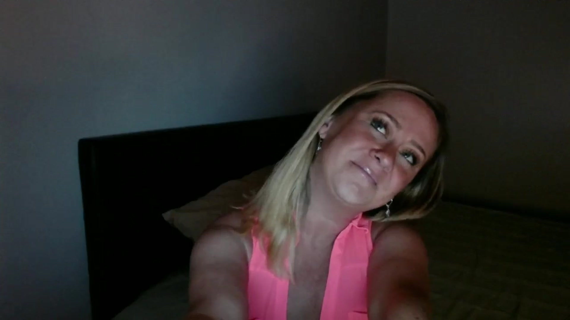Gallery image thumbnail from SadieHawkins1's myfreecams stream on, 06/17/2025, 23:36 image 7 of 20