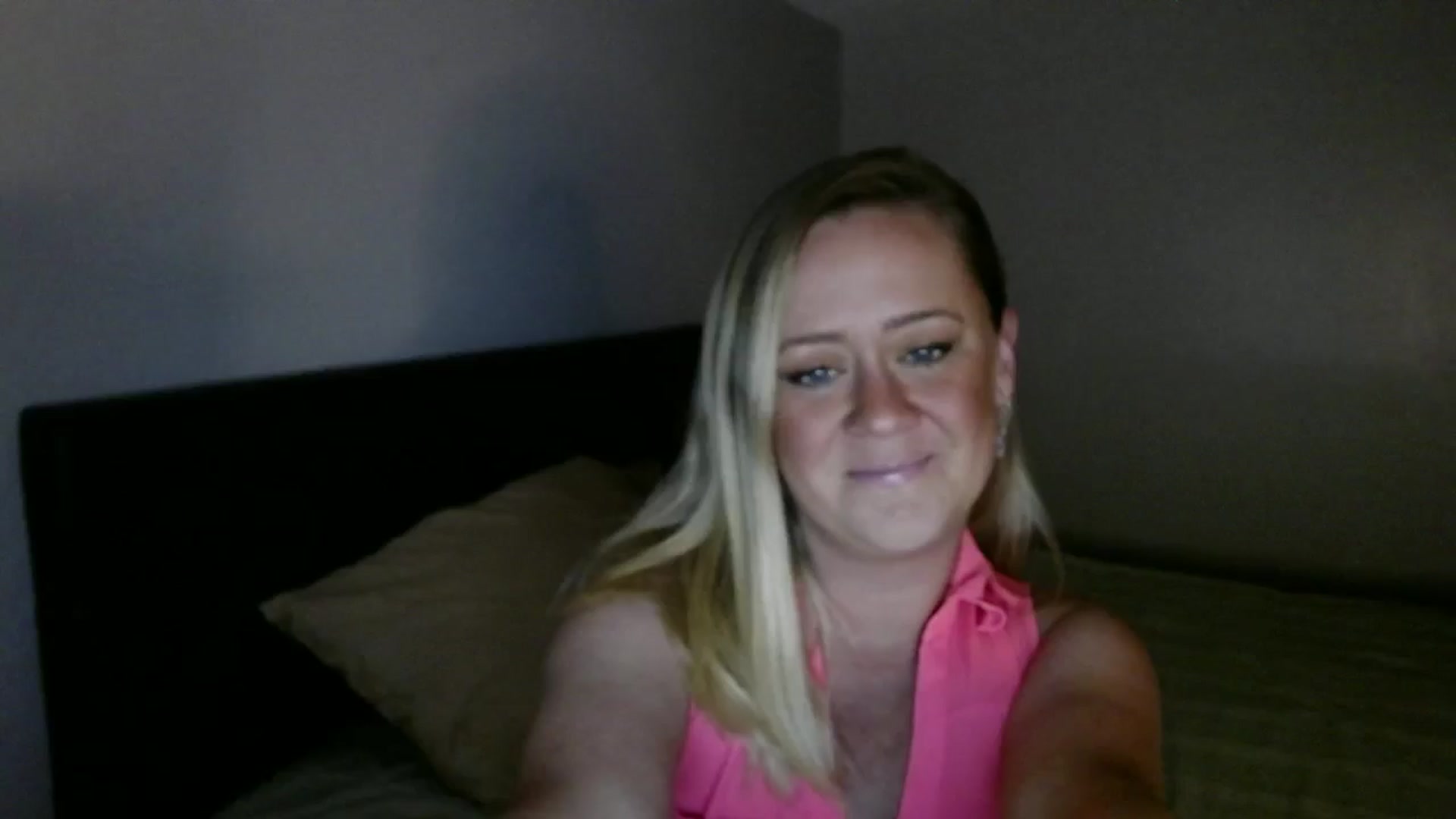 Gallery image thumbnail from SadieHawkins1's myfreecams stream on, 06/17/2025, 23:36 image 1 of 20