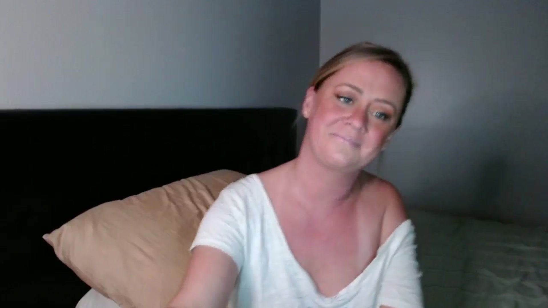 Gallery image thumbnail from SadieHawkins1's myfreecams stream on, 06/21/2025, 17:19 image 11 of 20