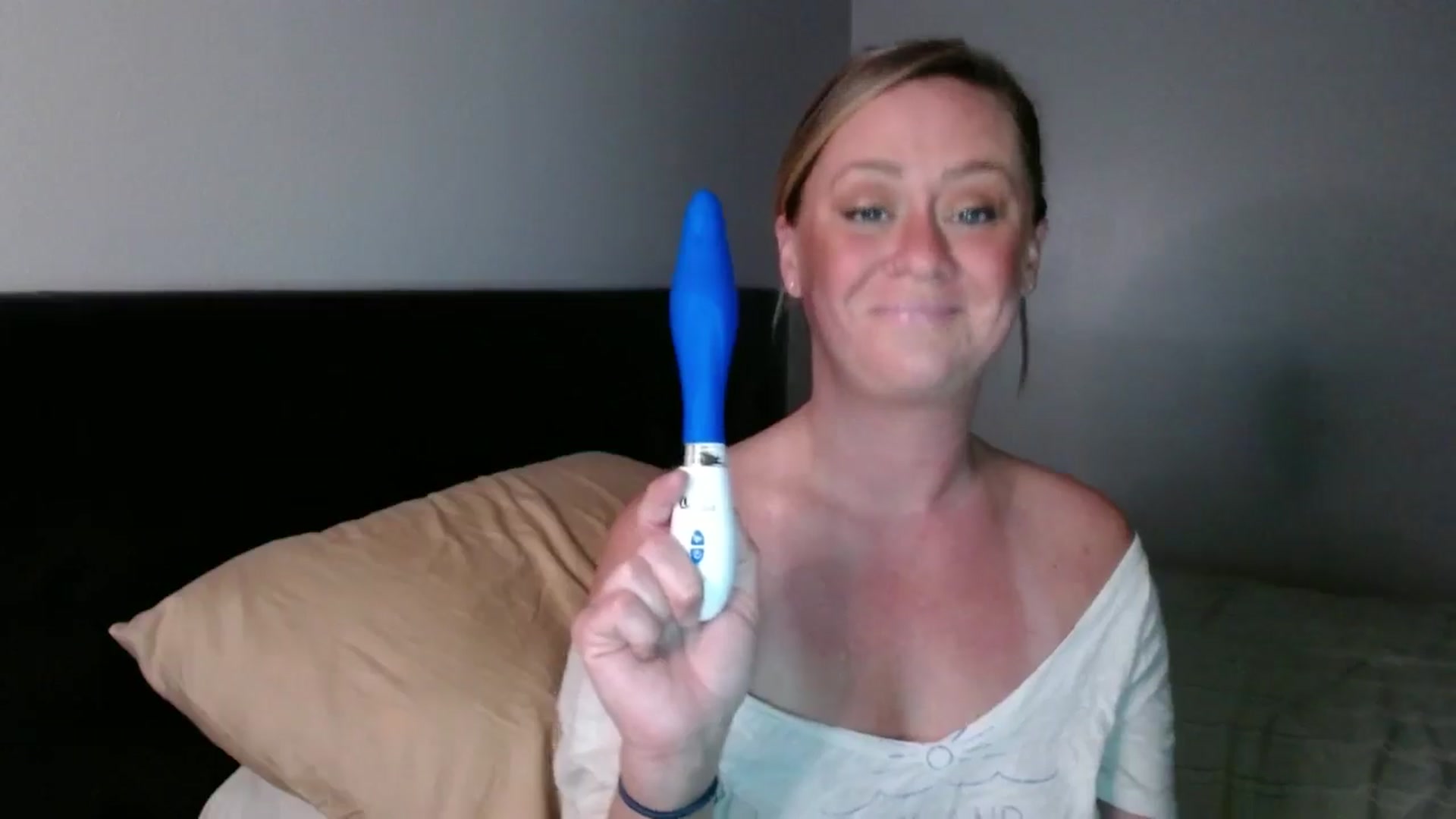 Gallery image thumbnail from SadieHawkins1's myfreecams stream on, 06/21/2025, 17:19 image 15 of 20
