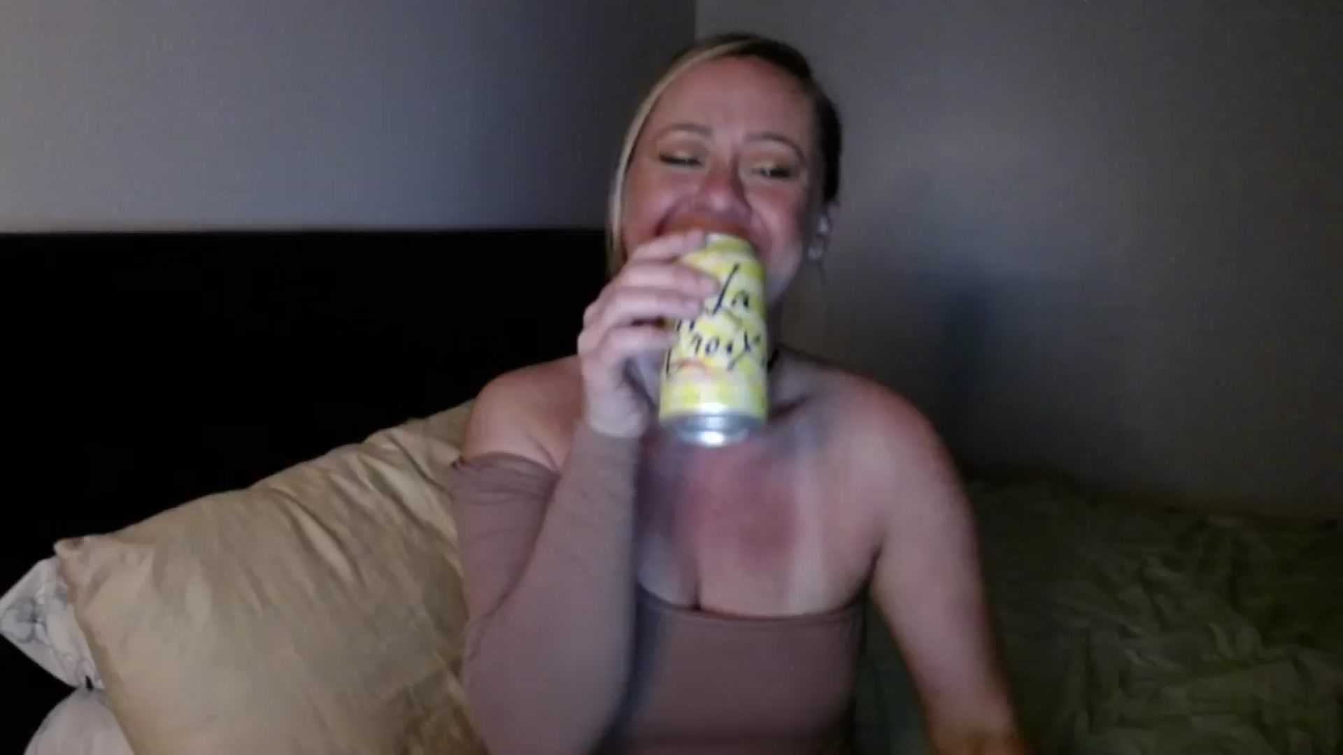 Gallery image thumbnail from SadieHawkins1's myfreecams stream on, 06/21/2025, 19:12 image 18 of 20