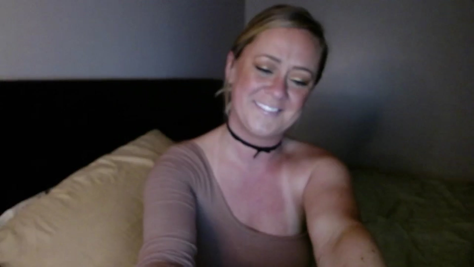 Gallery image thumbnail from SadieHawkins1's myfreecams stream on, 06/21/2025, 19:12 image 14 of 20
