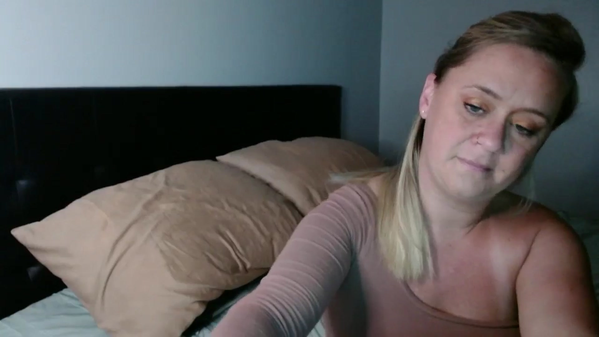 Gallery image thumbnail from SadieHawkins1's myfreecams stream on, 07/19/2025, 23:50 image 15 of 20
