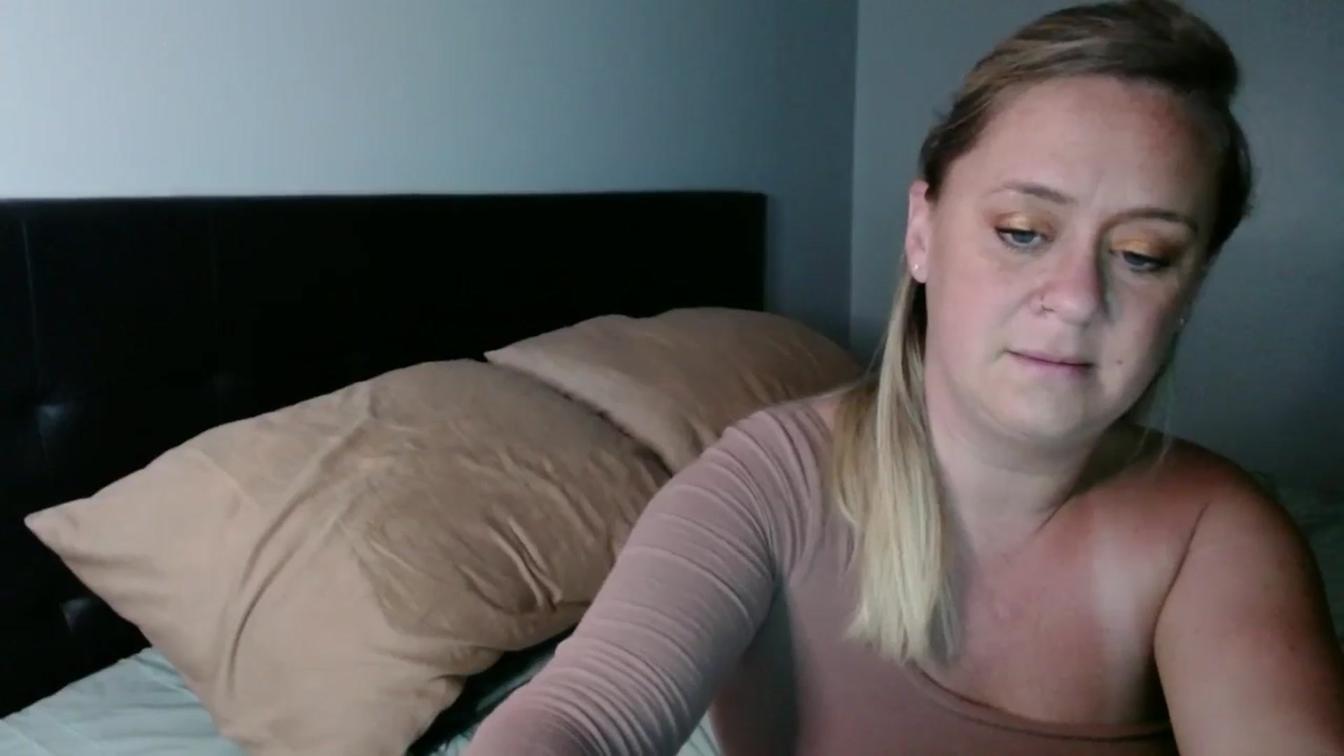 Gallery image thumbnail from SadieHawkins1's myfreecams stream on, 07/19/2025, 23:50 image 16 of 20