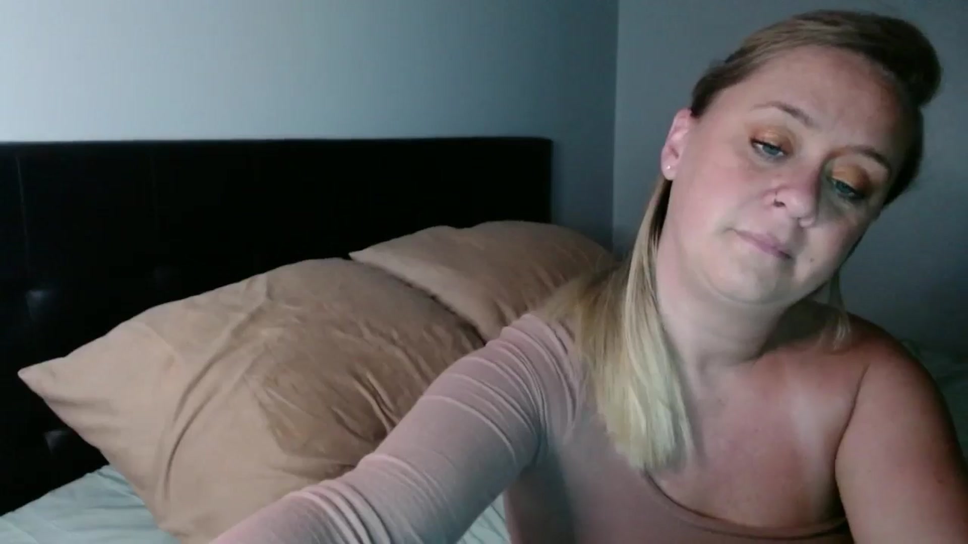 Gallery image thumbnail from SadieHawkins1's myfreecams stream on, 07/19/2025, 23:50 image 14 of 20