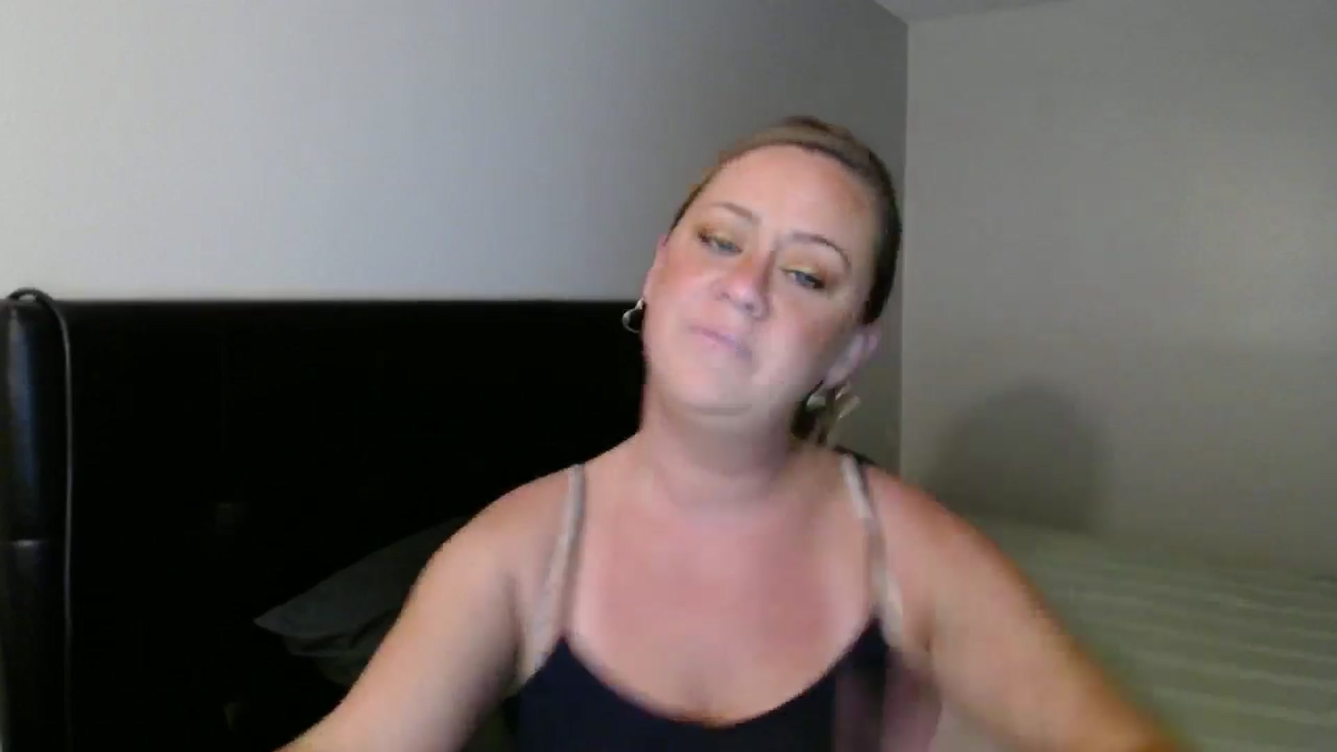 Gallery image thumbnail from SadieHawkins1's myfreecams stream on, 08/28/2025, 20:48 image 15 of 20