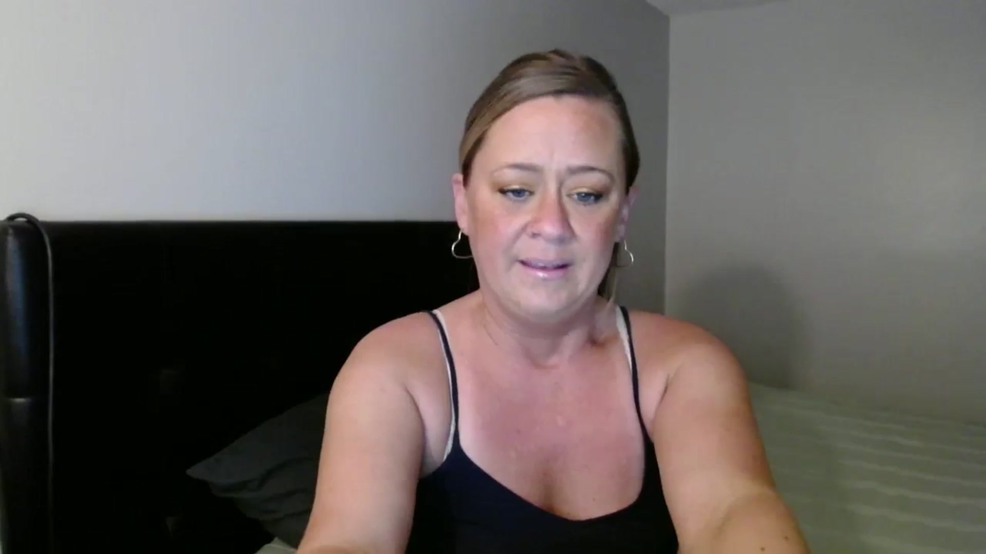 Gallery image thumbnail from SadieHawkins1's myfreecams stream on, 08/28/2025, 20:48 image 17 of 20