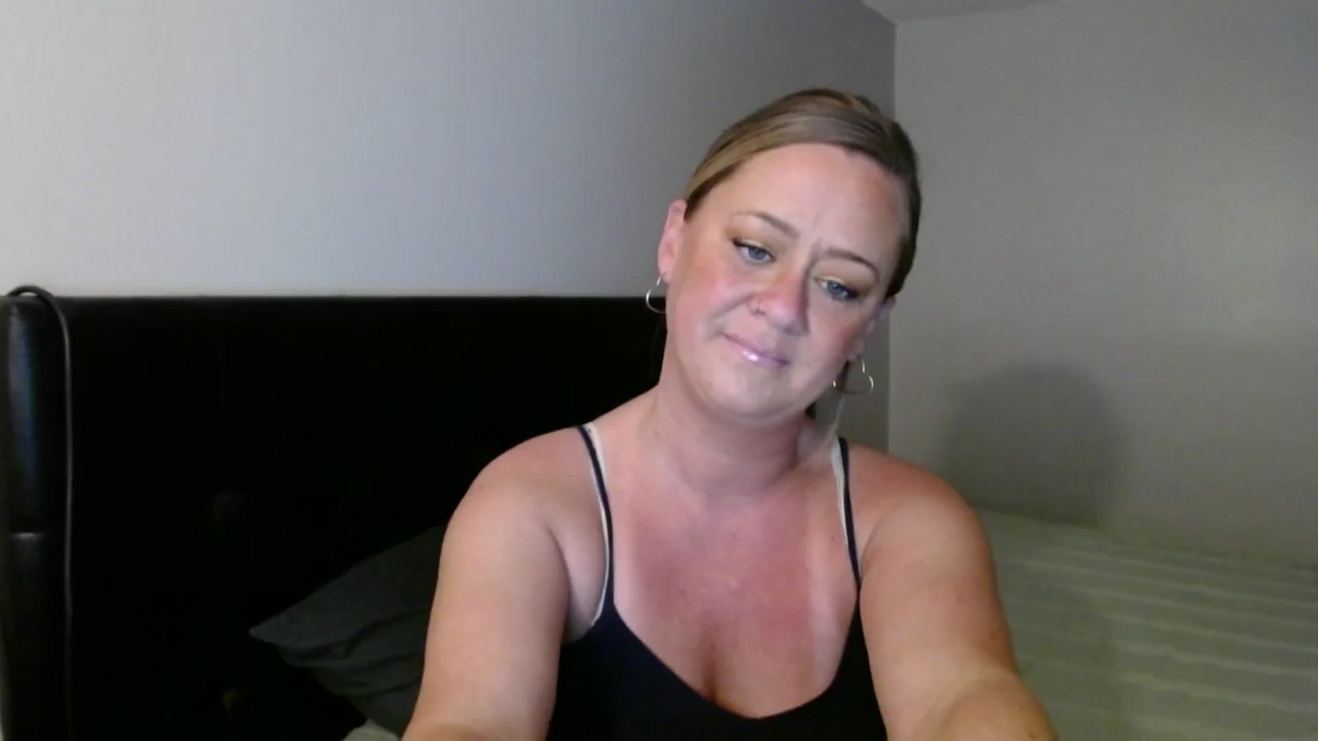 Gallery image thumbnail from SadieHawkins1's myfreecams stream on, 08/28/2025, 20:48 image 18 of 20