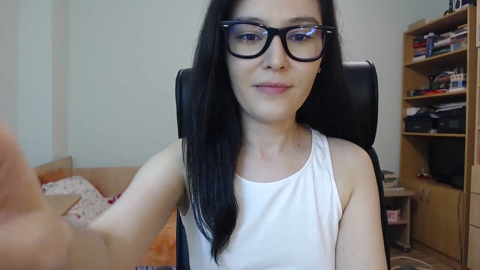 Gallery image thumbnail from SailorJupit3r's myfreecams stream on, 10/03/2023, 20:32 image 13 of 20