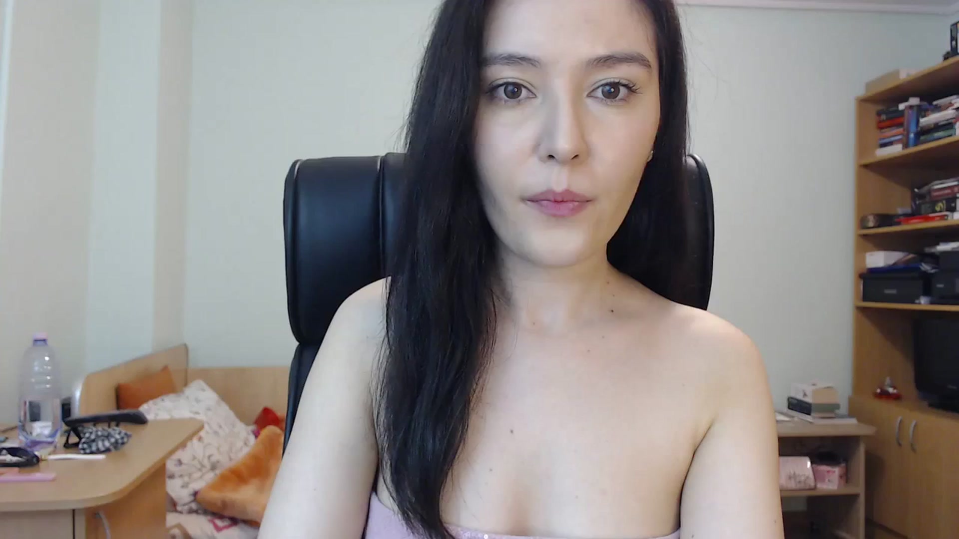 Gallery image thumbnail from SailorJupit3r's myfreecams stream on, 10/18/2023, 19:00 image 16 of 20