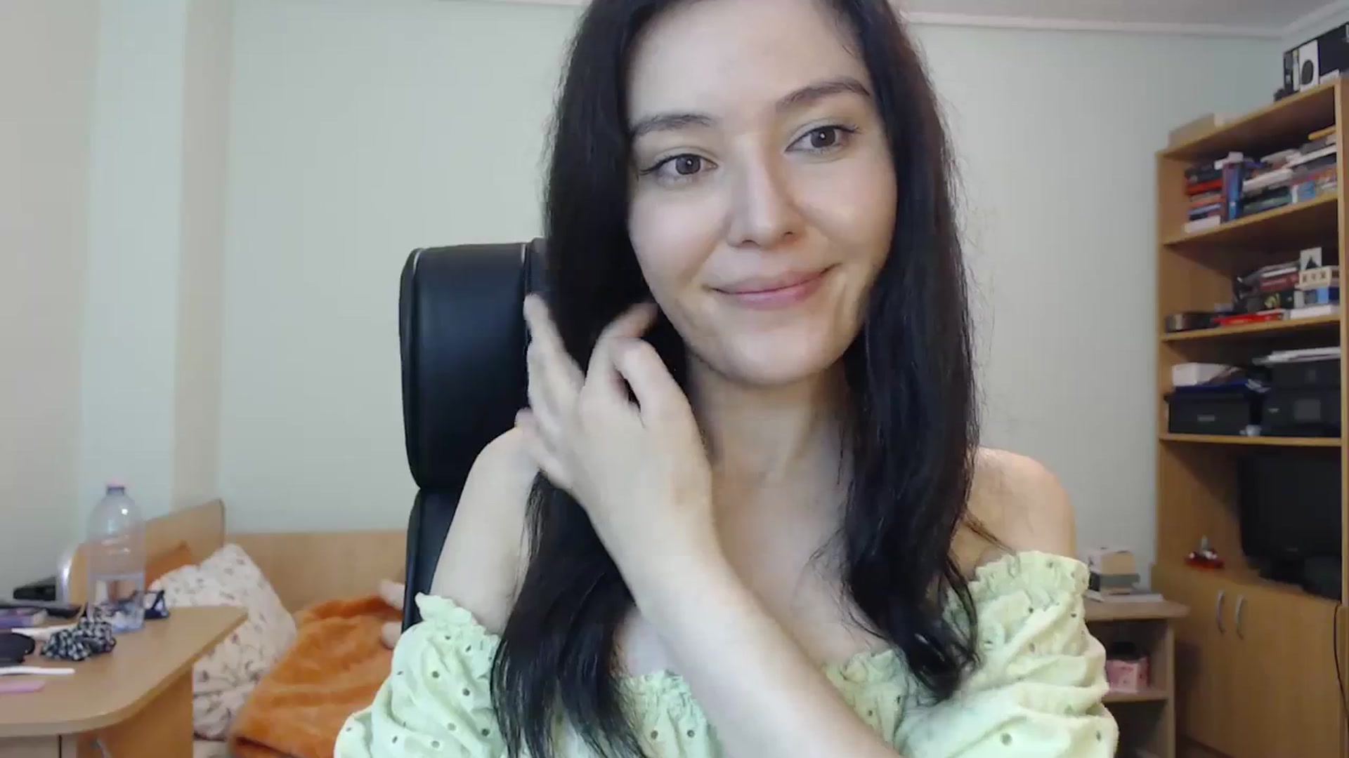 Gallery image thumbnail from SailorJupit3r's myfreecams stream on, 10/19/2023, 19:49 image 19 of 20