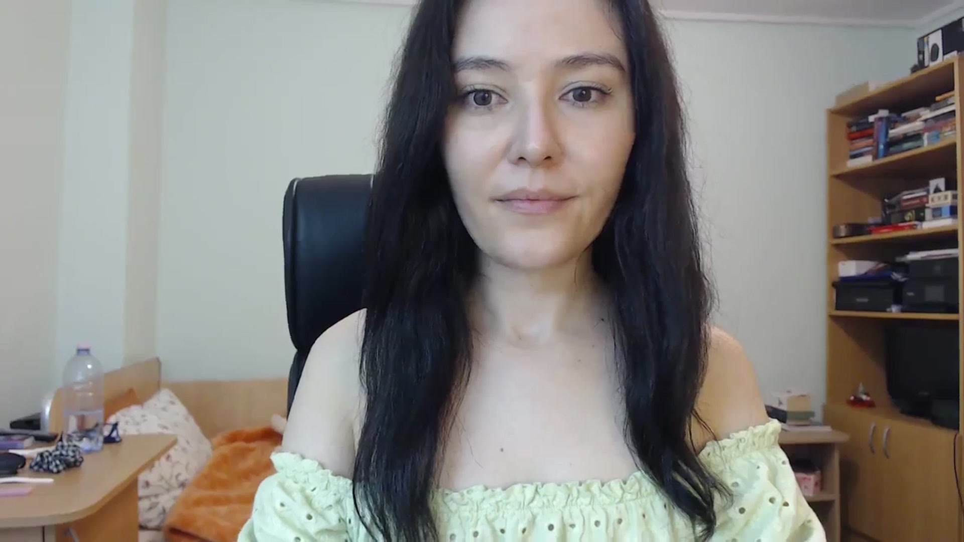 Gallery image thumbnail from SailorJupit3r's myfreecams stream on, 10/19/2023, 19:49 image 18 of 20