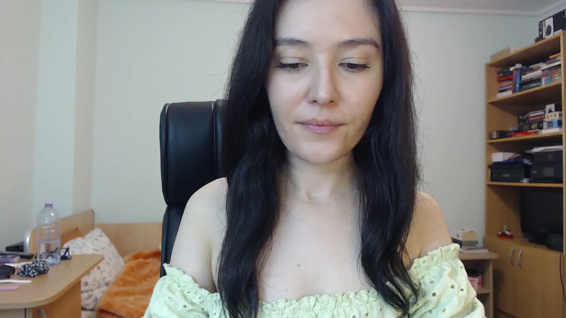 Gallery image thumbnail from SailorJupit3r's myfreecams stream on, 10/19/2023, 19:49 image 16 of 20