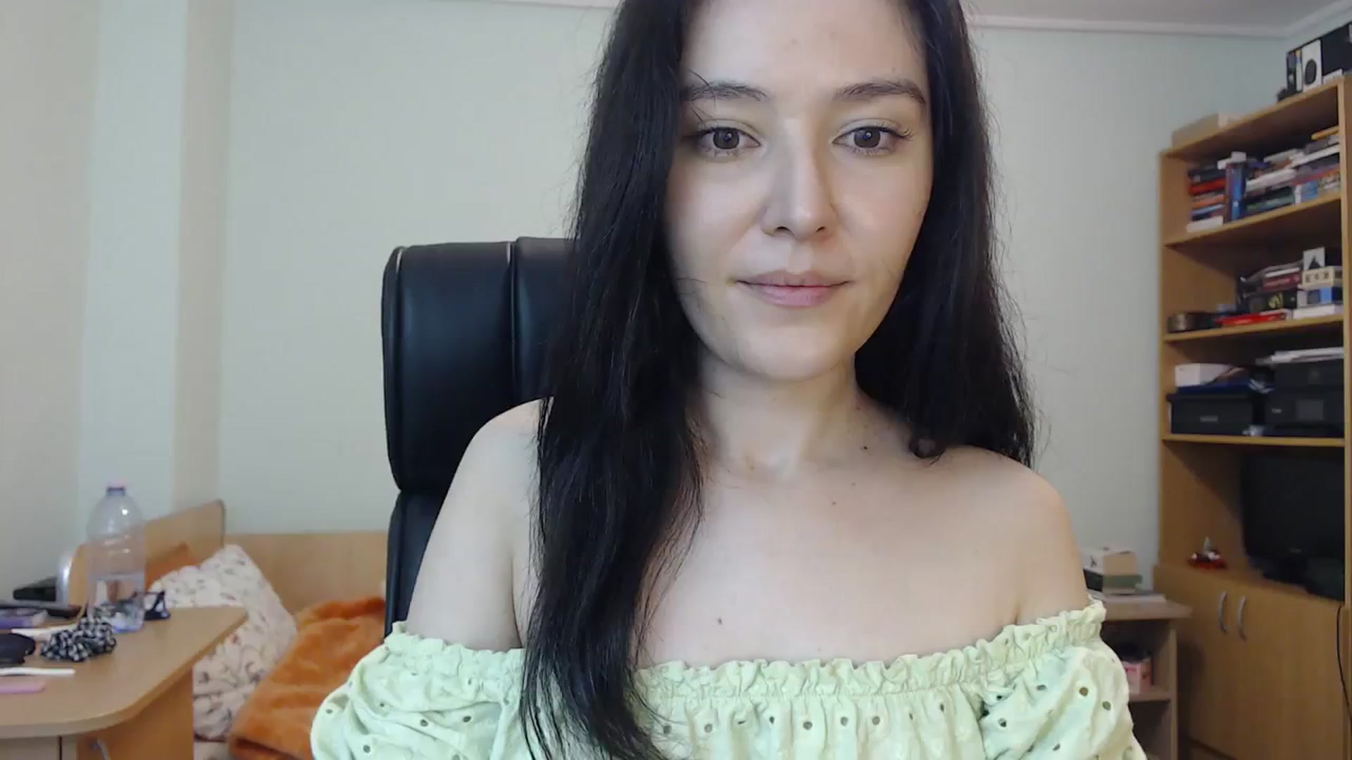 Gallery image thumbnail from SailorJupit3r's myfreecams stream on, 10/19/2023, 19:49 image 11 of 20