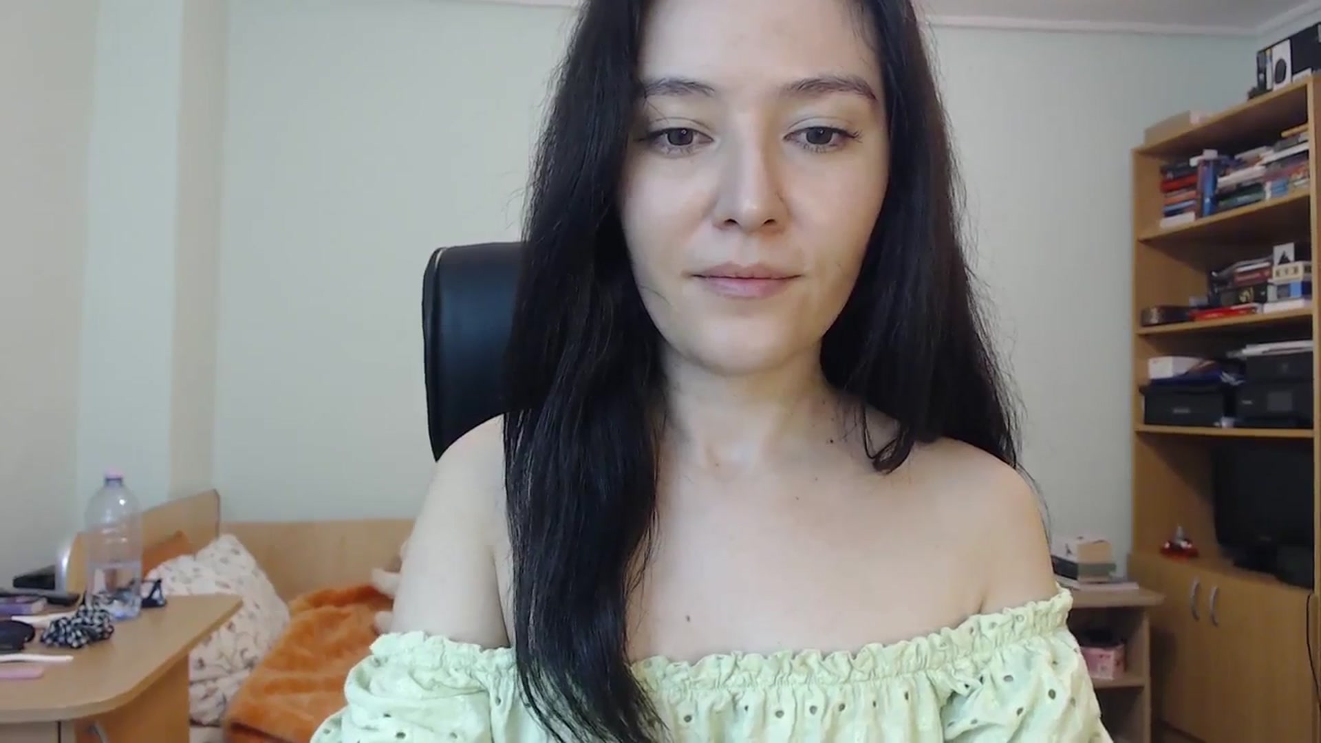 Gallery image thumbnail from SailorJupit3r's myfreecams stream on, 10/19/2023, 19:49 image 13 of 20