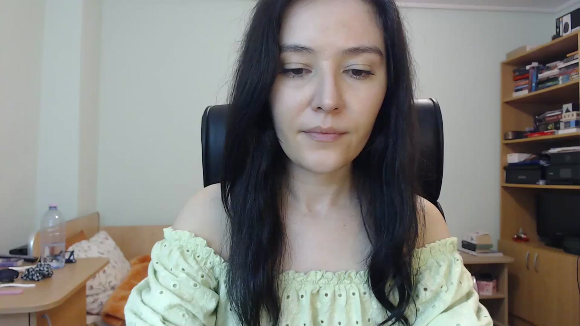 Gallery image thumbnail from SailorJupit3r's myfreecams stream on, 10/19/2023, 21:07 image 18 of 20