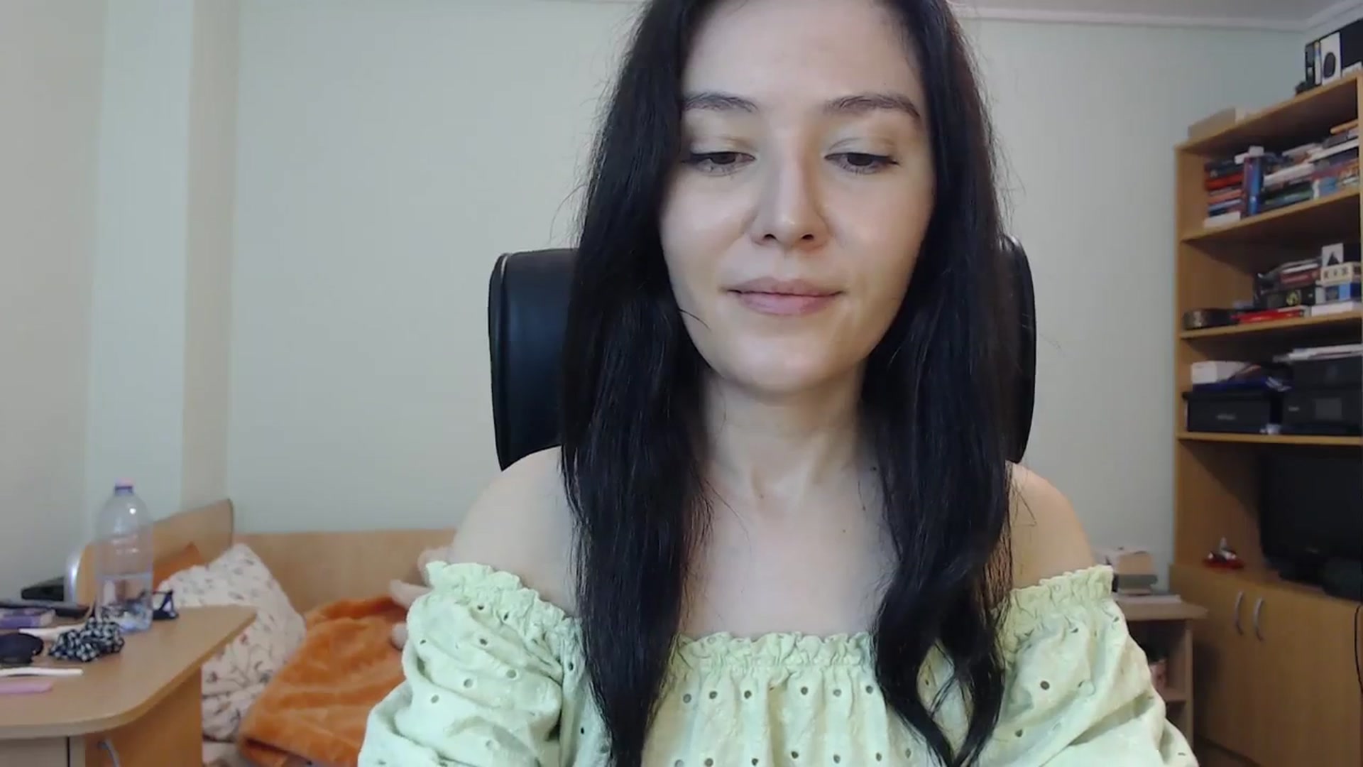 Gallery image thumbnail from SailorJupit3r's myfreecams stream on, 10/19/2023, 21:07 image 15 of 20