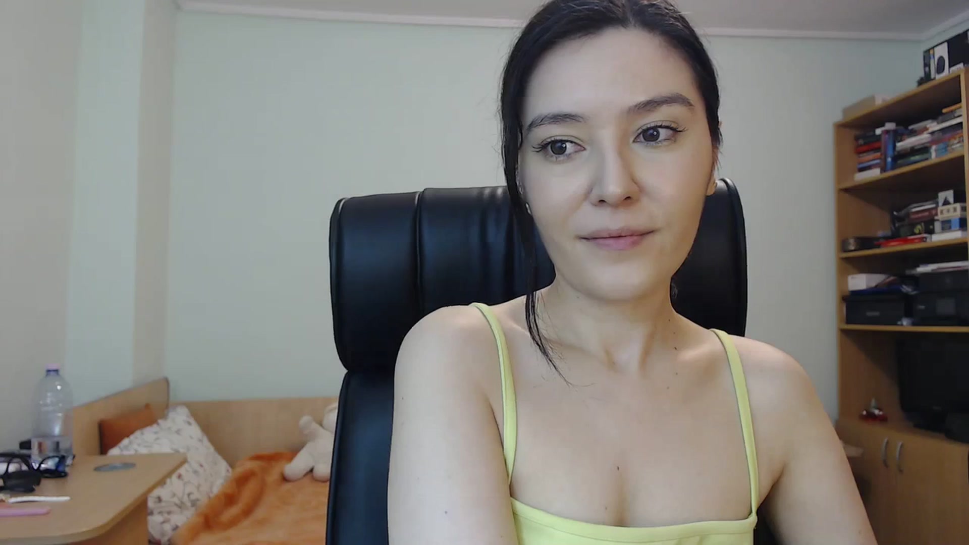 Gallery image thumbnail from SailorJupit3r's myfreecams stream on, 10/20/2023, 20:00 image 16 of 20
