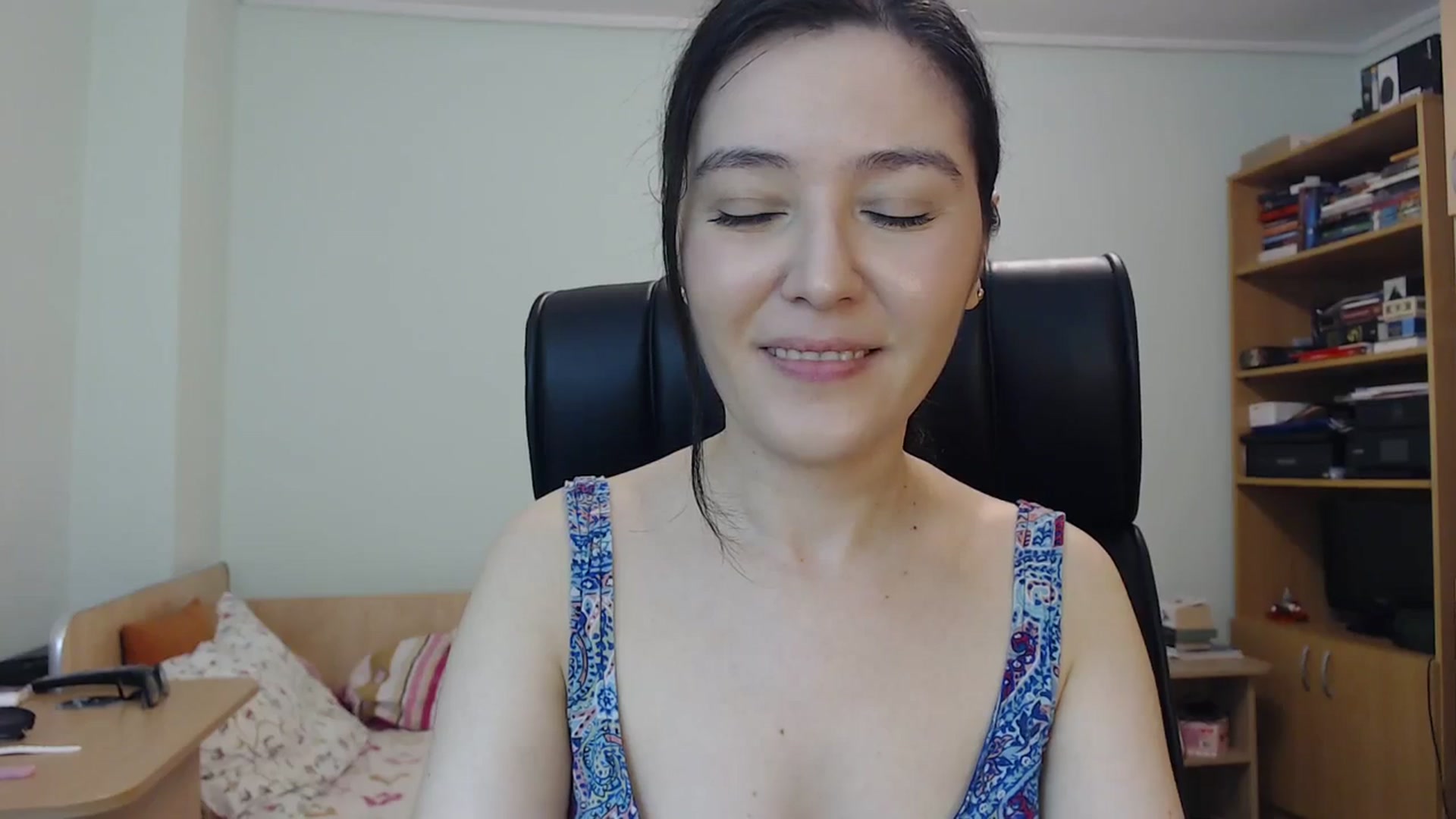 Gallery image thumbnail from SailorJupit3r's myfreecams stream on, 10/21/2023, 20:42 image 7 of 20