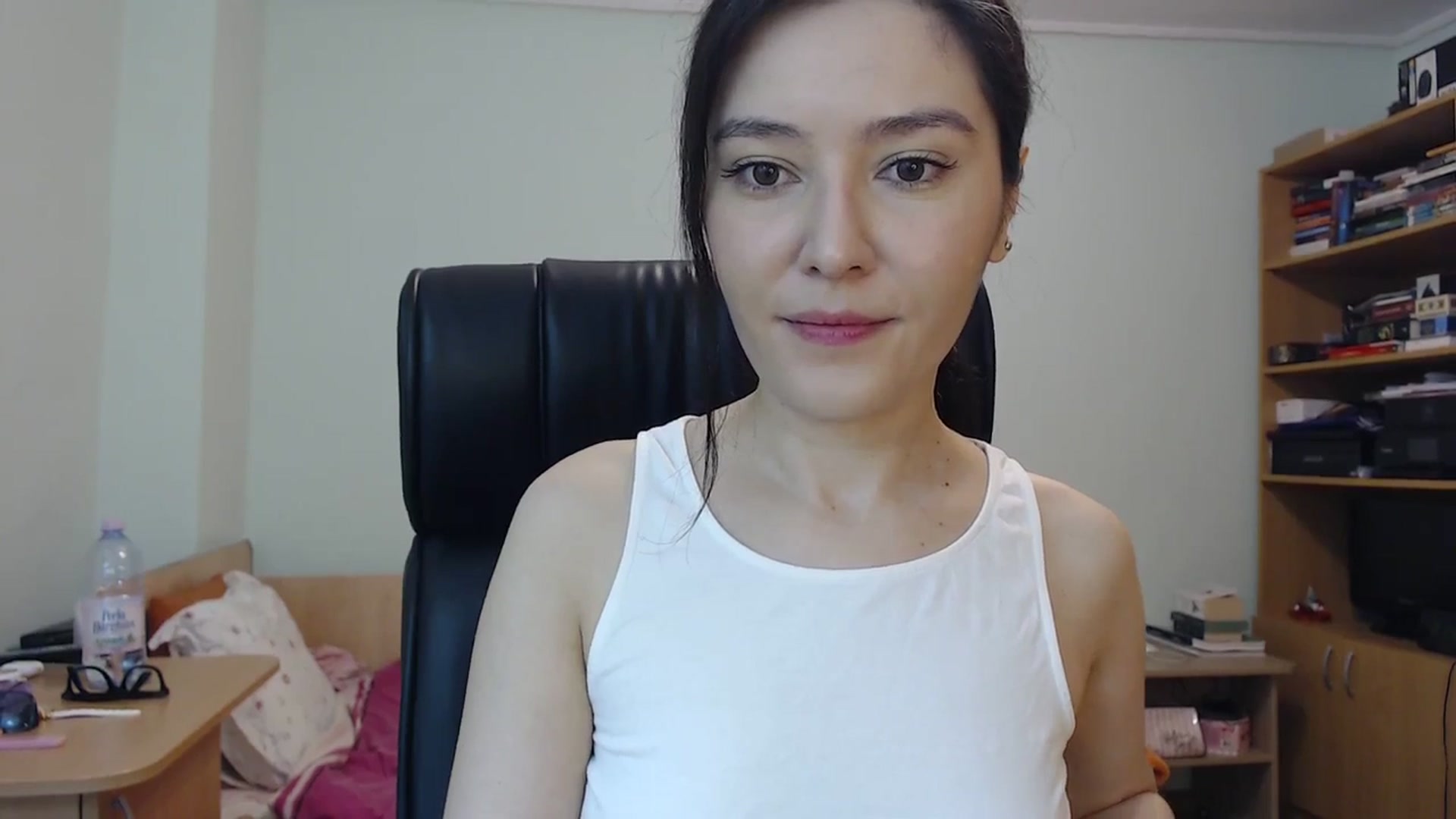 Gallery image thumbnail from SailorJupit3r's myfreecams stream on, 10/27/2023, 18:54 image 4 of 20