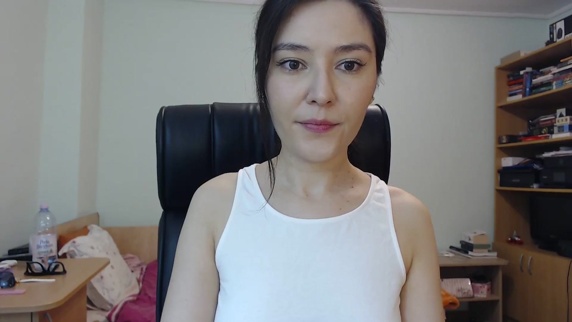 Gallery image thumbnail from SailorJupit3r's myfreecams stream on, 10/27/2023, 18:54 image 6 of 20