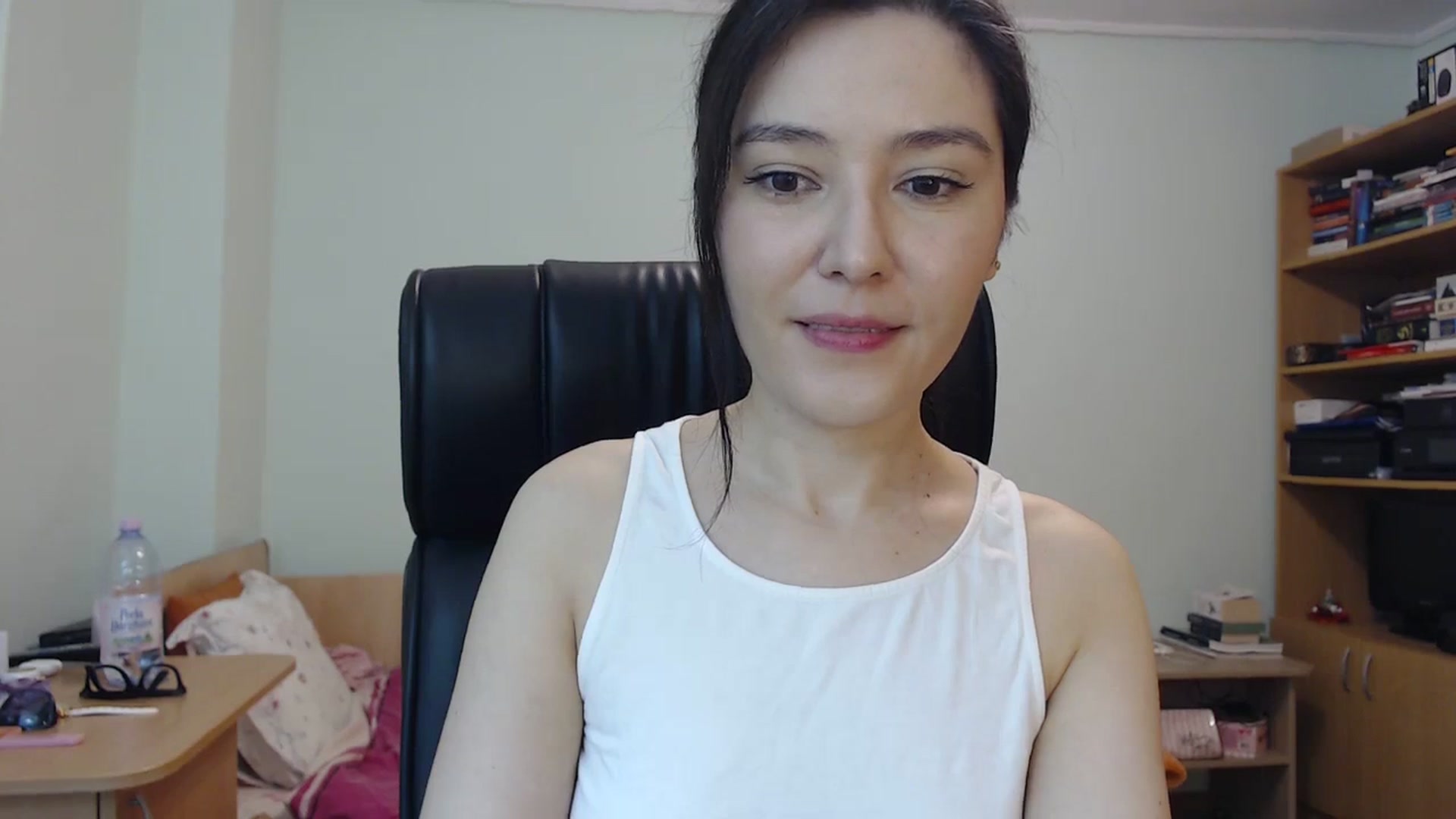 Gallery image thumbnail from SailorJupit3r's myfreecams stream on, 10/27/2023, 18:54 image 2 of 20