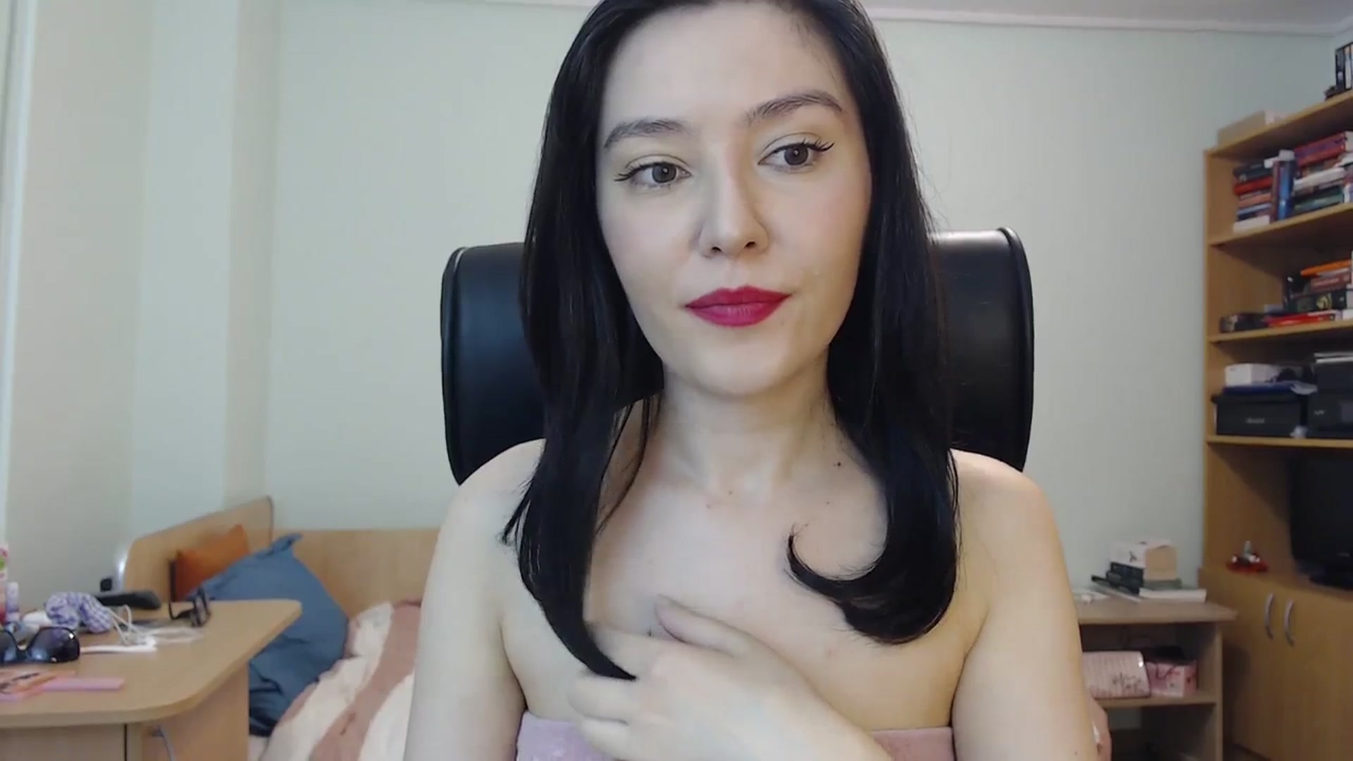 Gallery image thumbnail from SailorJupit3r's myfreecams stream on, 11/07/2023, 19:52 image 17 of 20