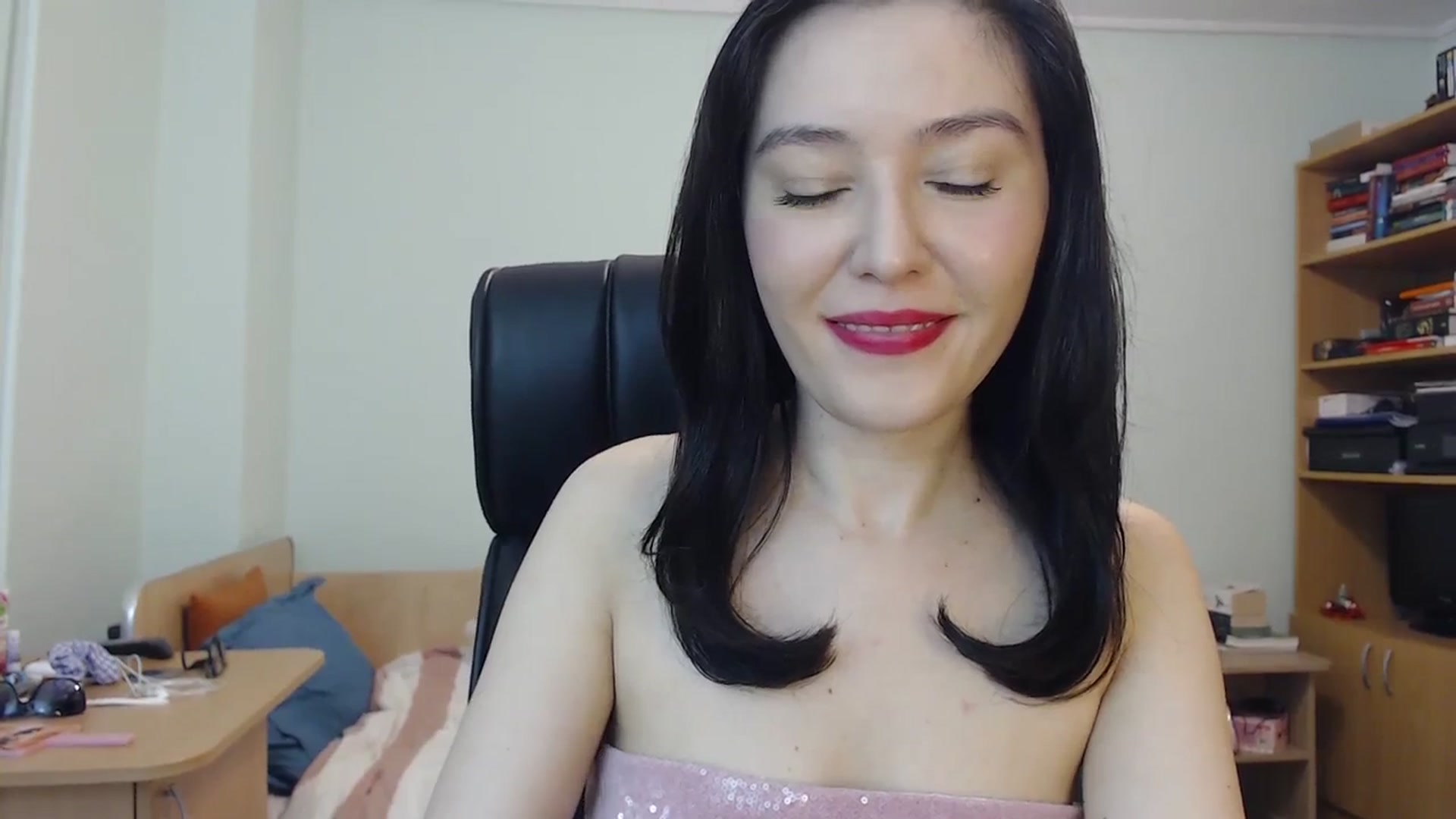 Gallery image thumbnail from SailorJupit3r's myfreecams stream on, 11/07/2023, 19:52 image 18 of 20