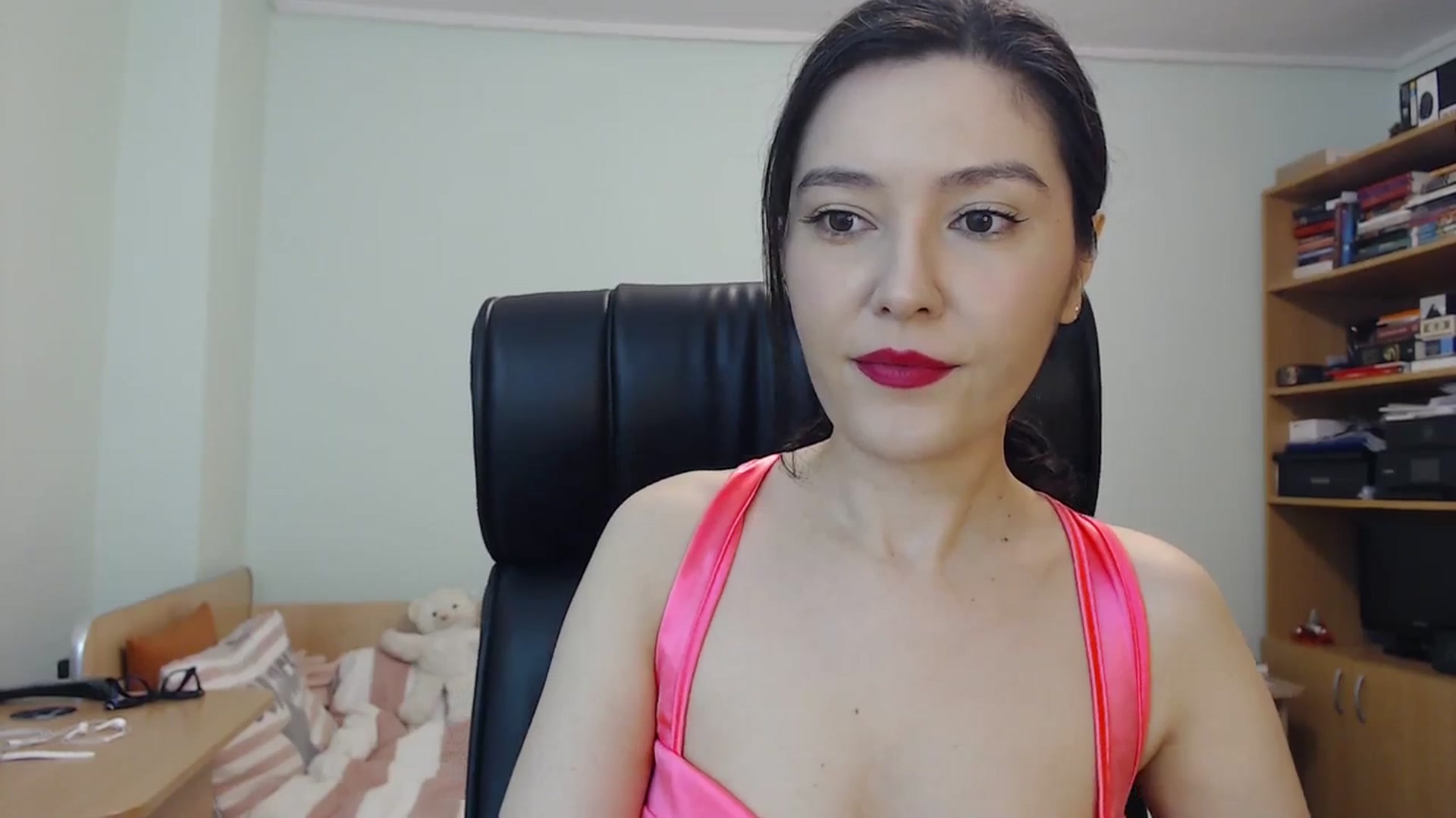 Gallery image thumbnail from SailorJupit3r's myfreecams stream on, 11/18/2023, 20:18 image 19 of 20